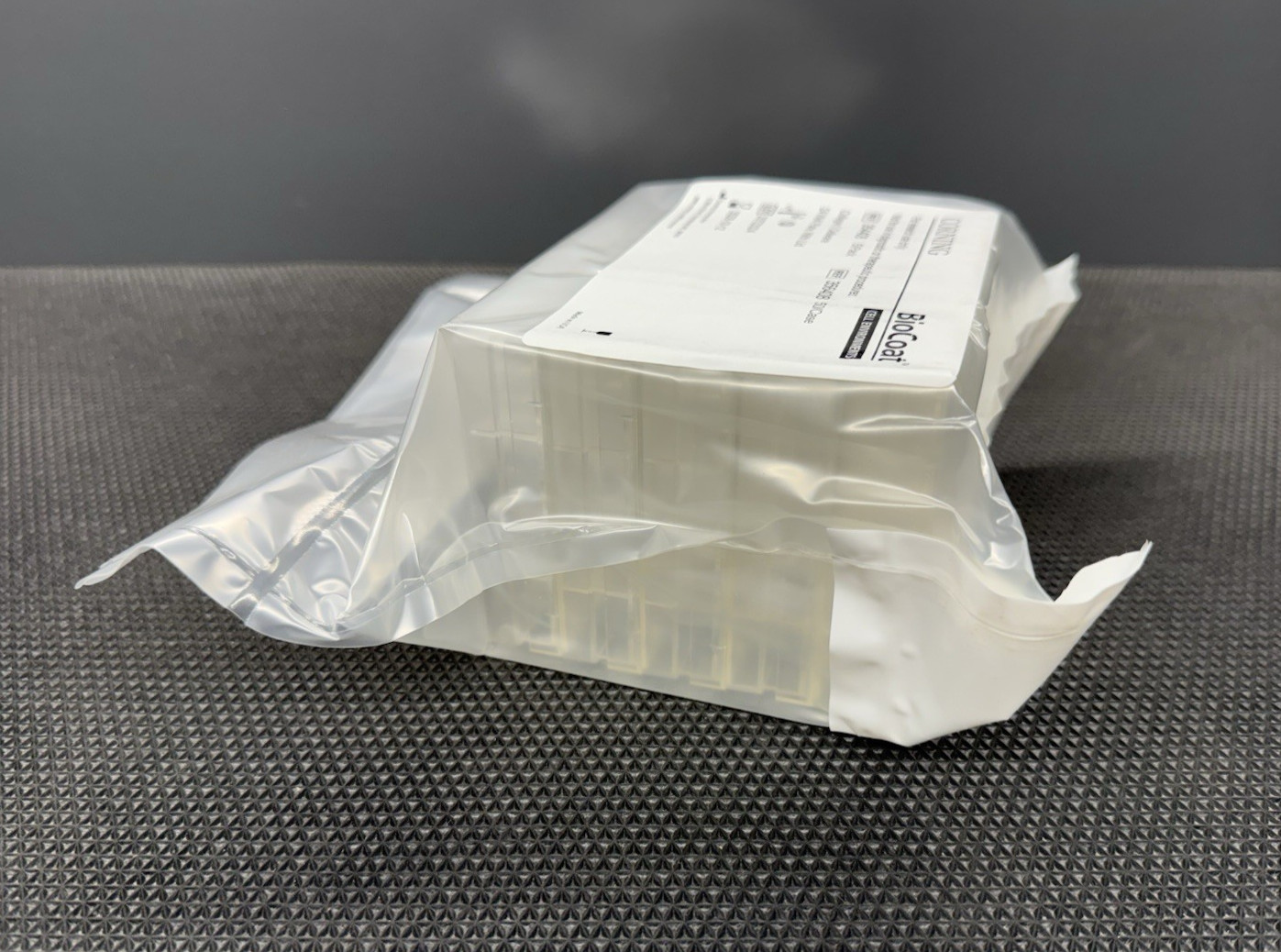 Corning BioCoat 356408 24 Well Plate w/Lid, 5 Per Pack/10 Packs, Exp. 2028-10-12
