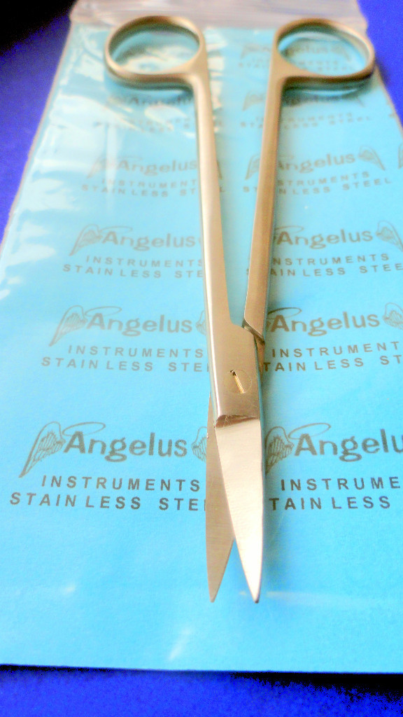 Iris Curved Scissors 4 1/2″ / 11.5 cm ANGELUS