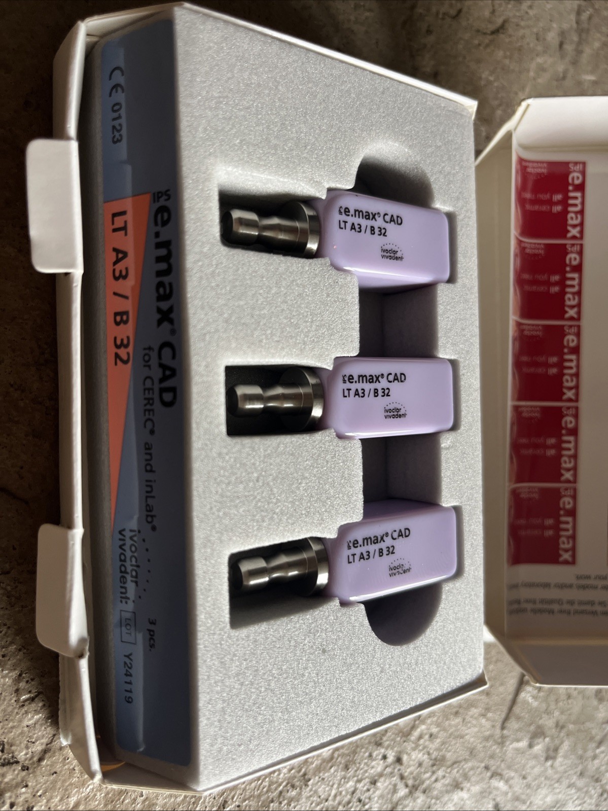 IPS e.max CAD CEREC Implant Blocks LT A3/B32 Ivoclar 3 pk New Open Box