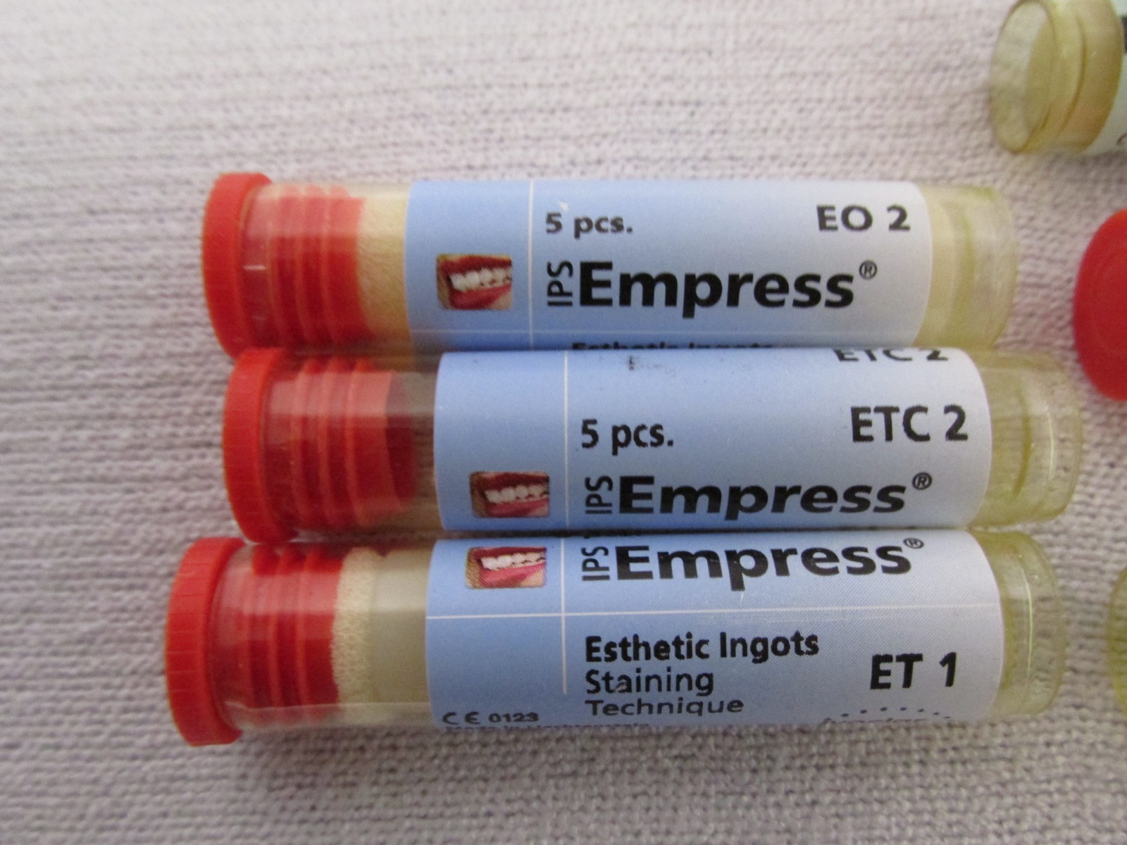 LOT OF 10 PACKS / 5 EACH Ivoclar Vivadent IPS Empress Esthetic Ingots ( 50 PCS)