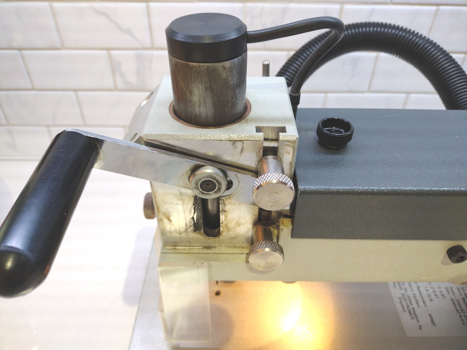 ORYX PCD Dental Lab Drill 18,000 RPM 9″ Throat Built-In Light & Vacuum 115V