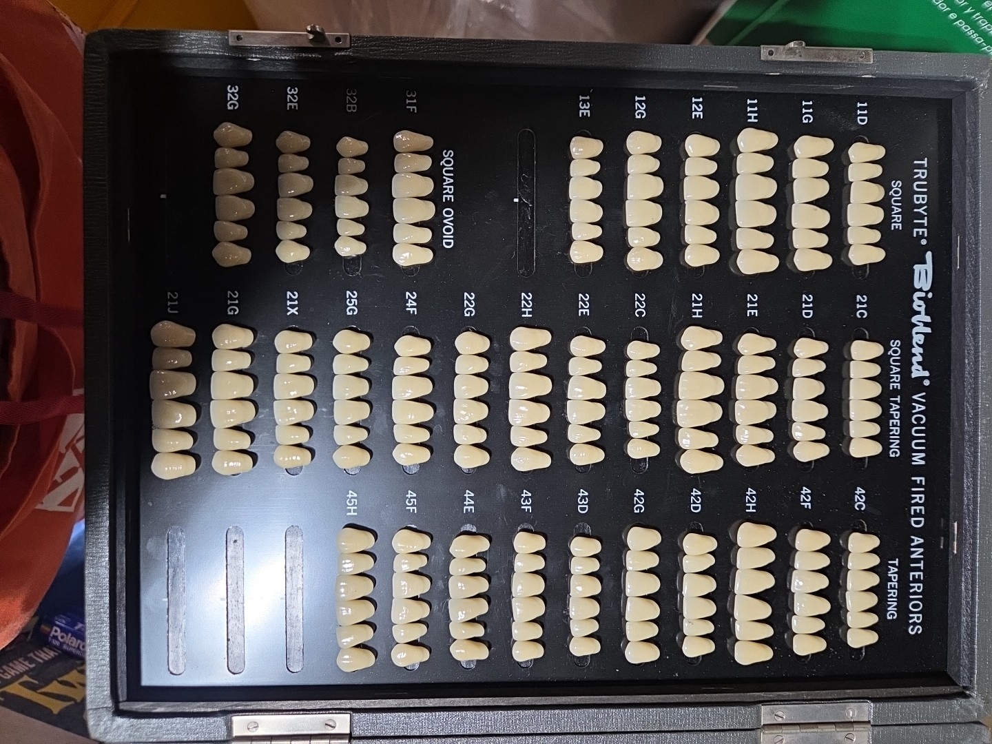 1 DENTSPLY TRUBYTE BIOBLEND PORCELAIN & PLASTIC ANTERIORS MOULD GUIDE. USA