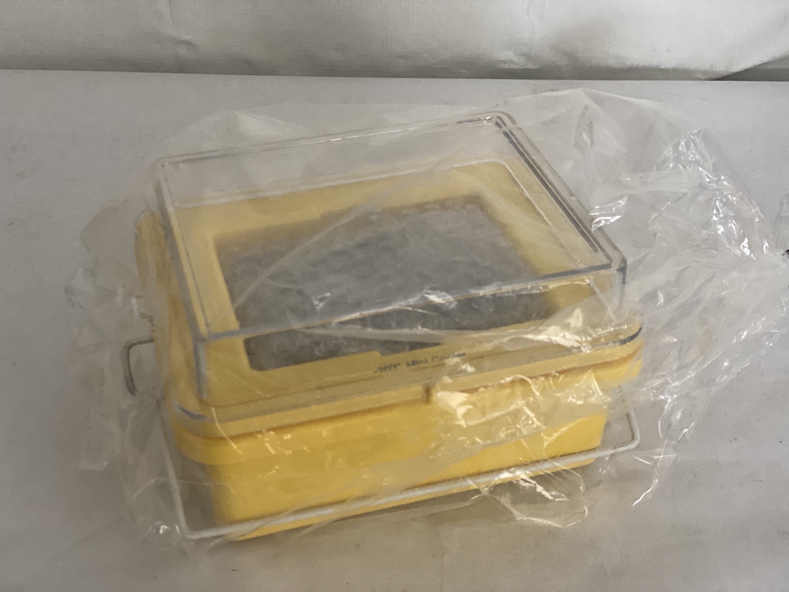 GLOBE SCIENTIFIC Mini Cooler -20°C 96-Place 8×12 0.2mL PCR Tube Yellow 454027