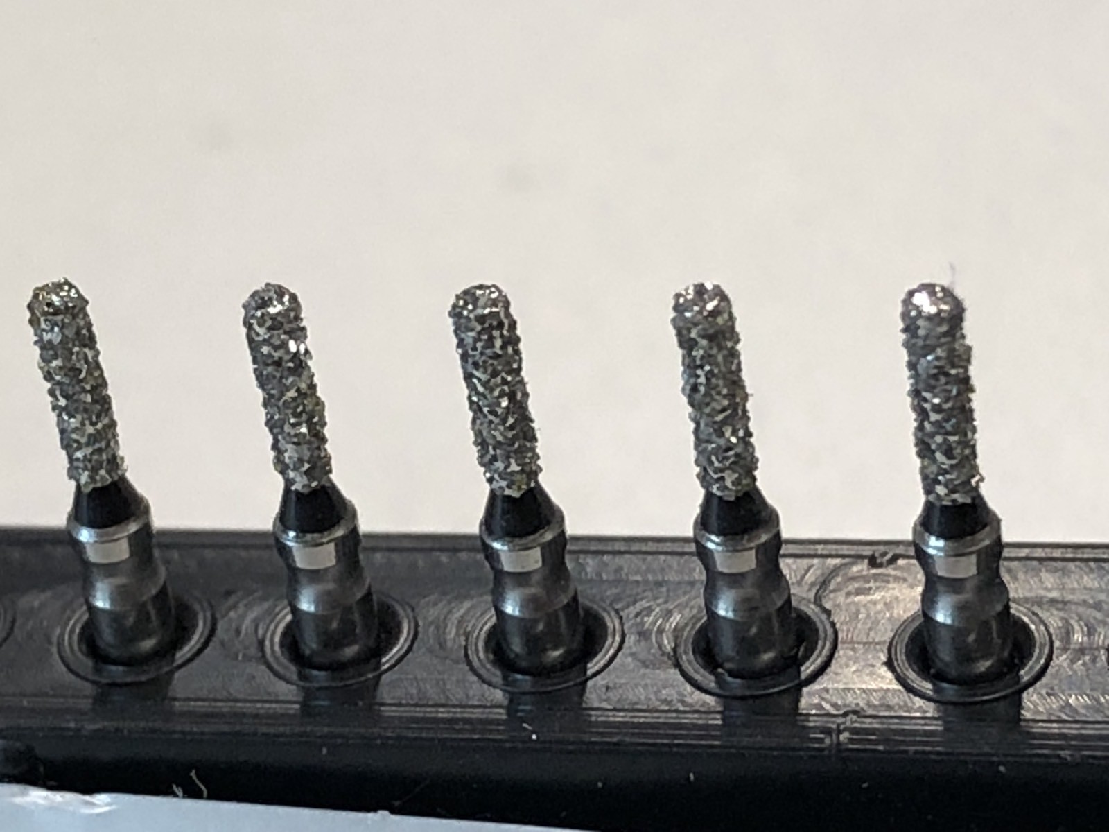 557 Short Shank Diamond Burs 100 X 835-109-010SXC 1.0 mmDiameter 16mm Total