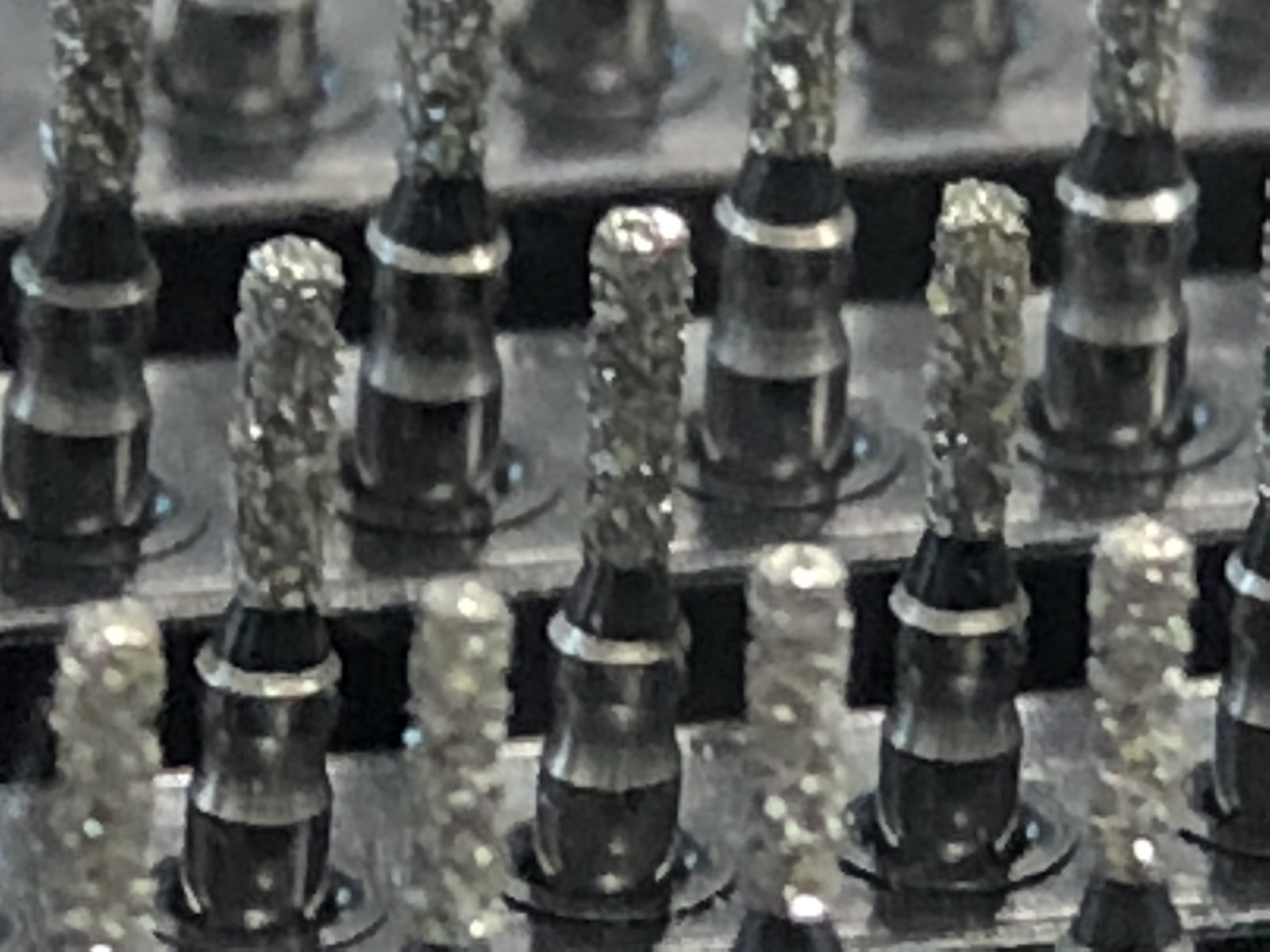 557 Short Shank Diamond Burs 100 X 835-109-010SXC 1.0 mmDiameter 16mm Total