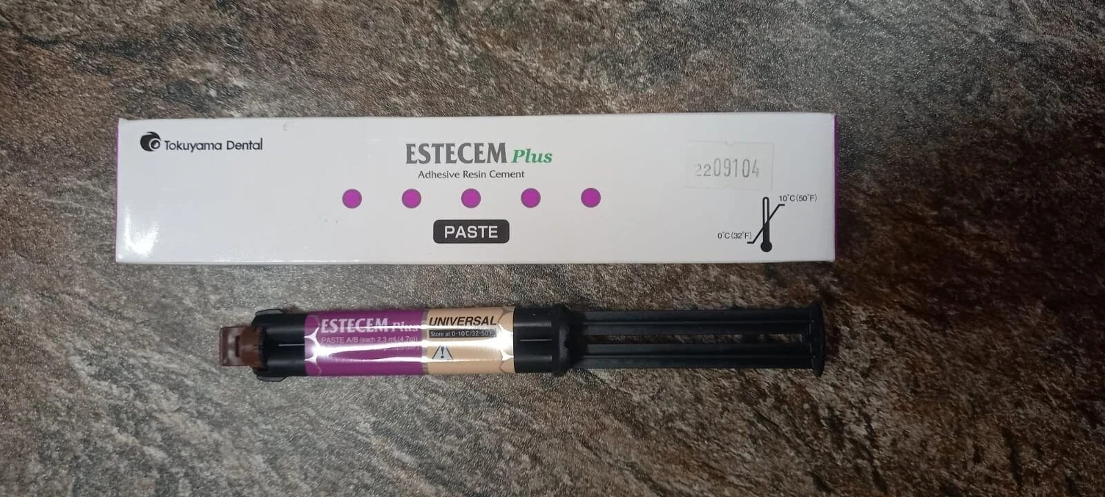 Dental ESTECEM PLUS Superior Adhesive Resin Cement Dual Cure 4.7gm UNIVERSAL