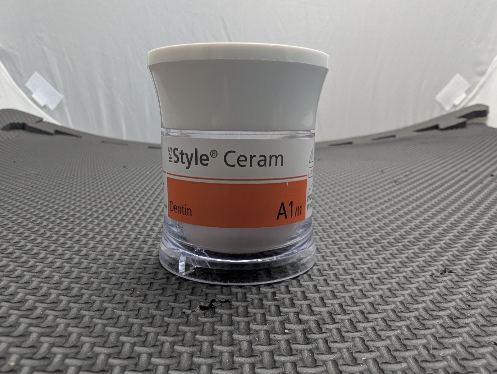 Ivoclar IPS Style Ceram Dentin A1/I1 – used