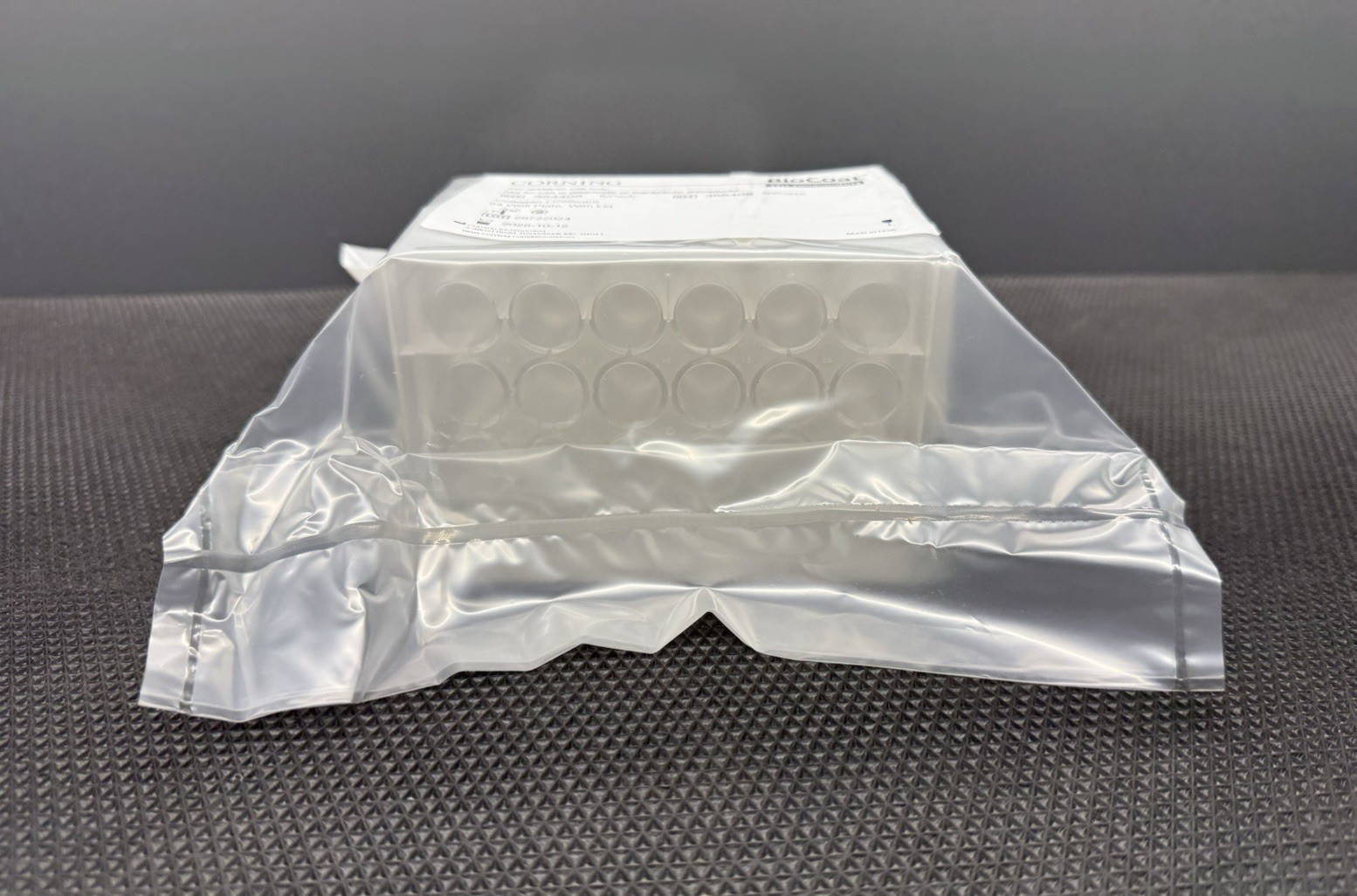 Corning BioCoat 356408 24 Well Plate w/Lid, 5 Per Pack/10 Packs, Exp. 2028-10-12