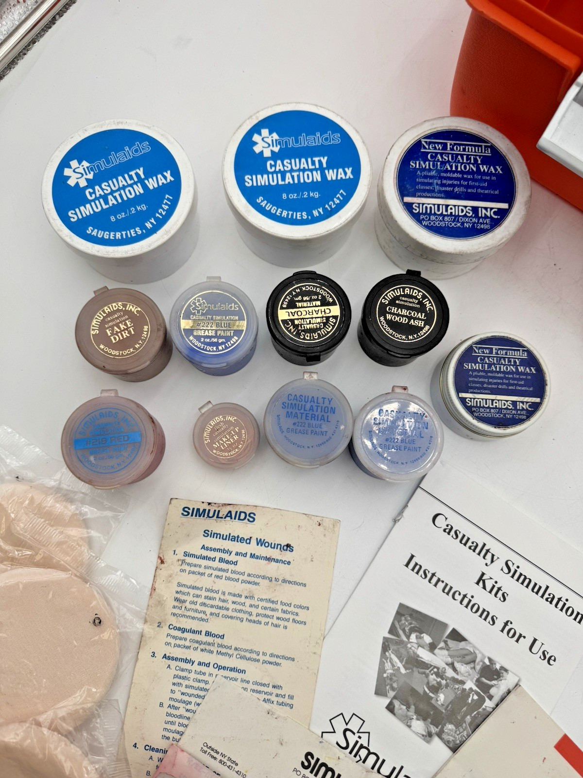FLAMBEAU PM2072 MEDICAL BOX W/ SIMULAIDS & BEN NYE CASUALTY SIMULATION MAKE-UP