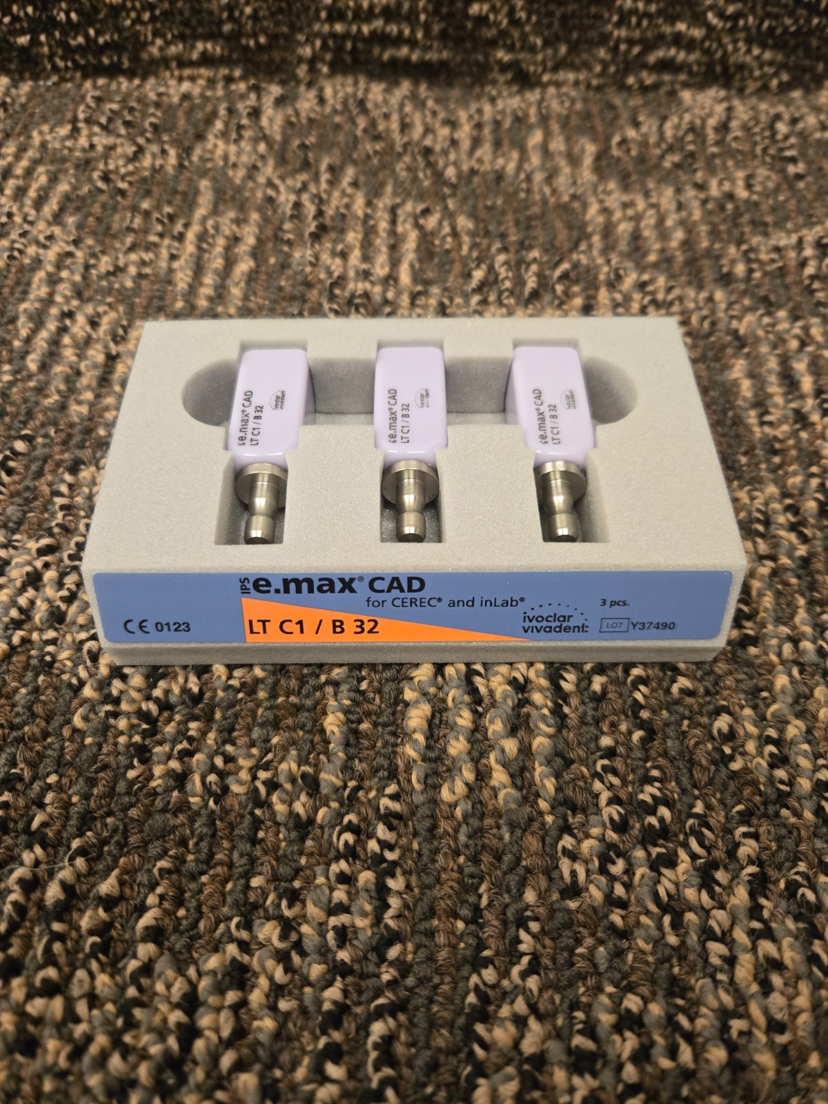 Ivoclar e.max CAD Cerec and inLab LT C1 B32