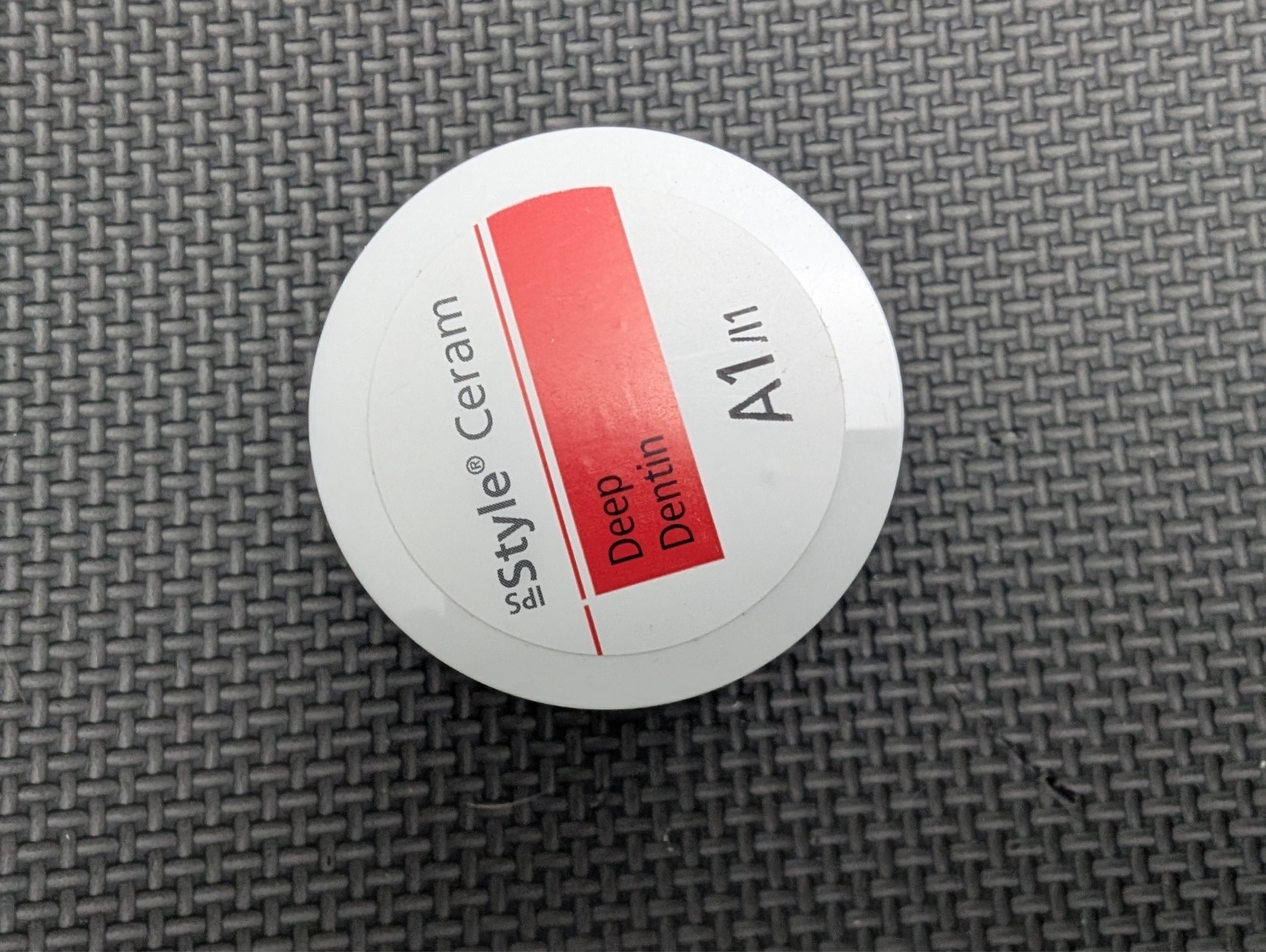 Ivoclar IPS Style Ceram Deep Dentin A1/I1 – Used