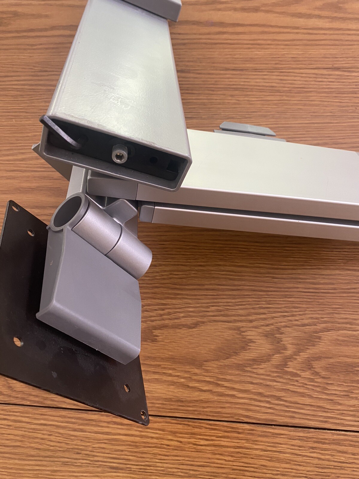 Hospital/Lab LCD Flat Panel Monitor Arm Desk Mount w/ Swivel/height adj com grad