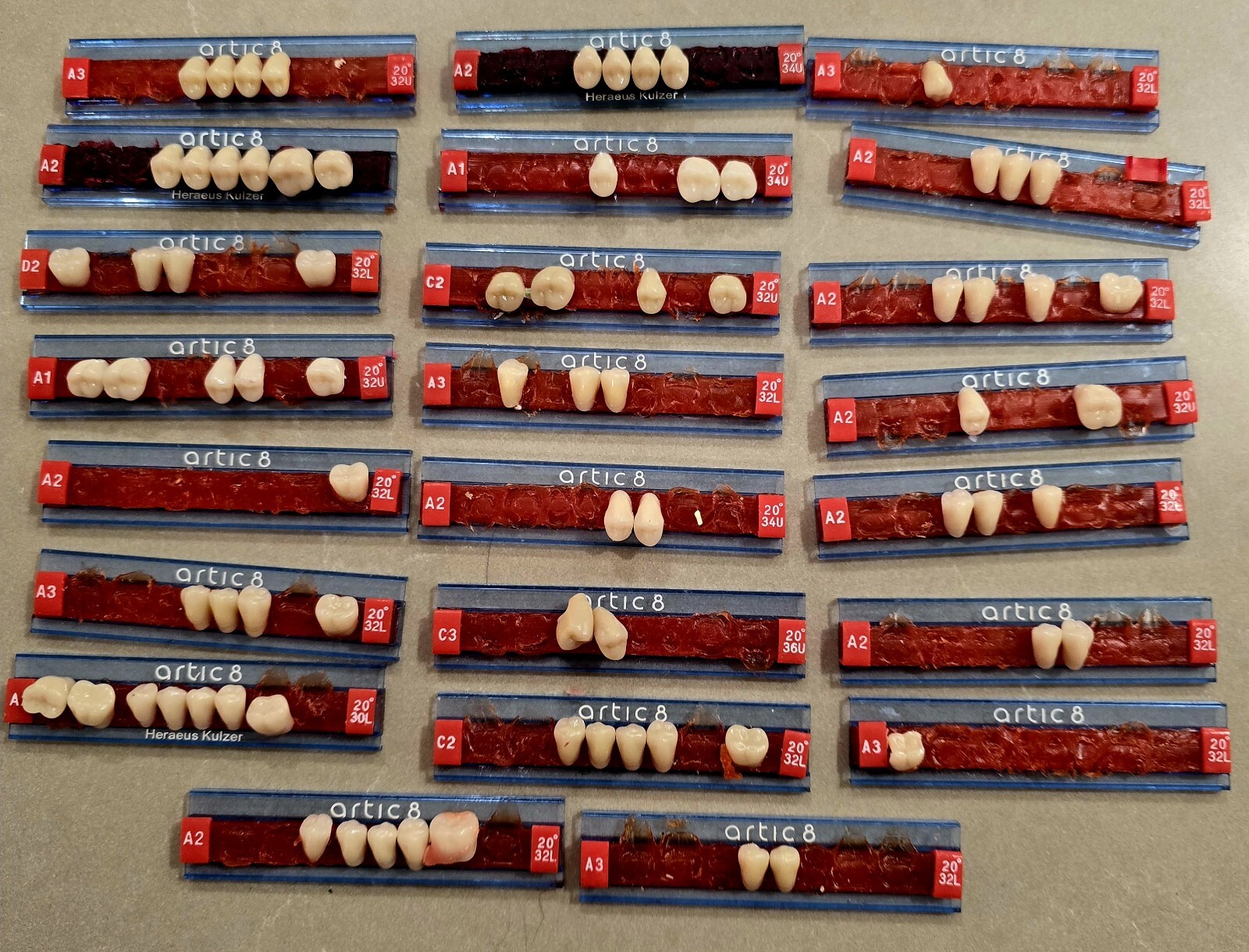 Mixed lot of Heraeus Kulzer Artic 8 Acrylic Mondial Dental teeth