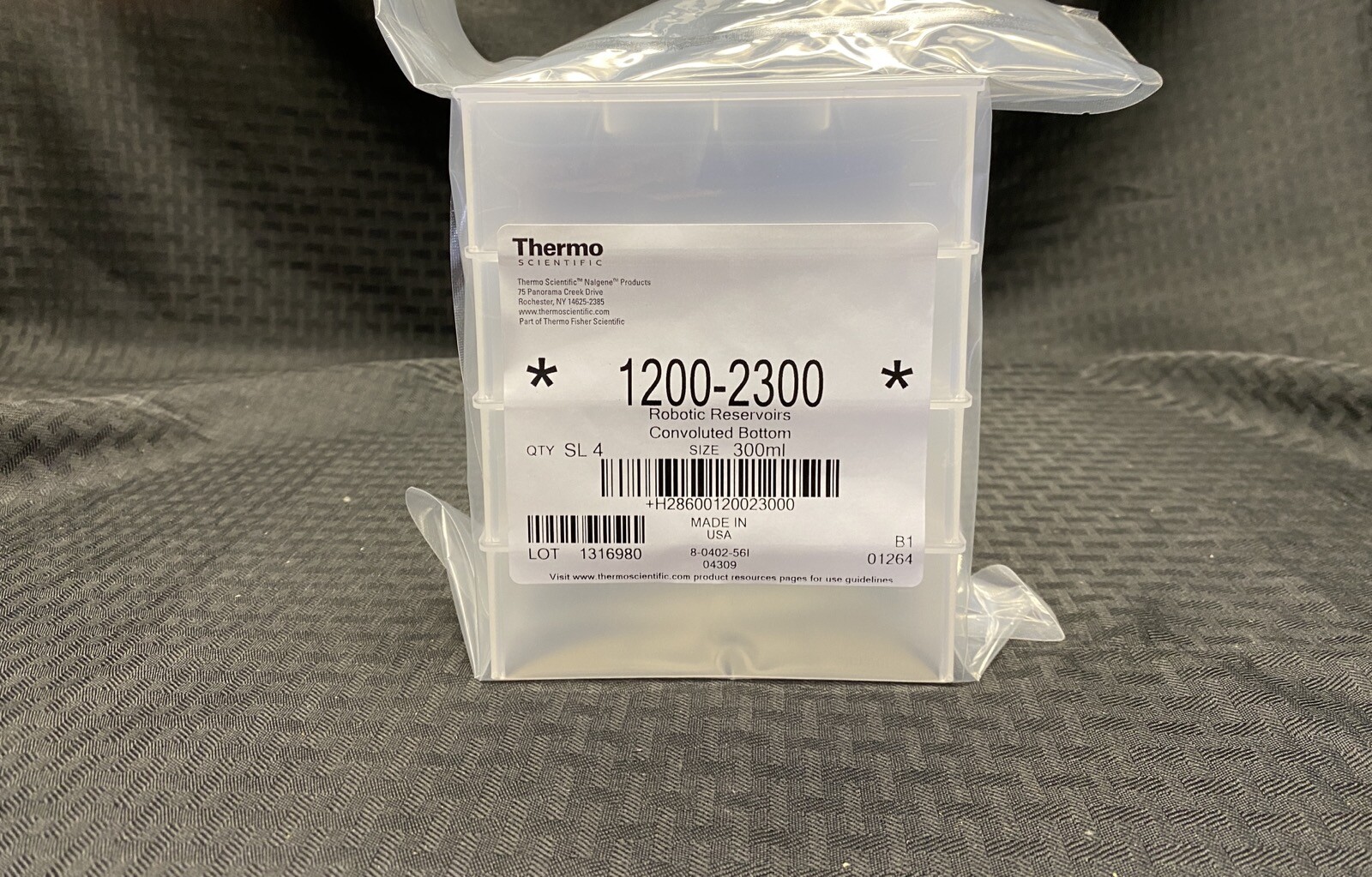(40) Thermo Scientific 300mL Robotic Reservoirs Convoluted Bottom 1200-3000