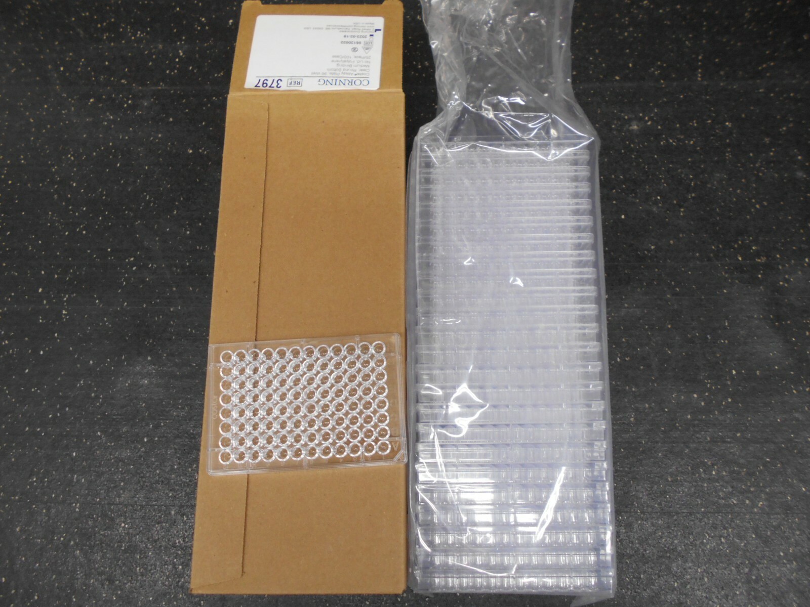 CORNING 96 WELL ASSAY PLATES 3797 COSTAR MEDIUM BINDING NO LID PACK OF 25