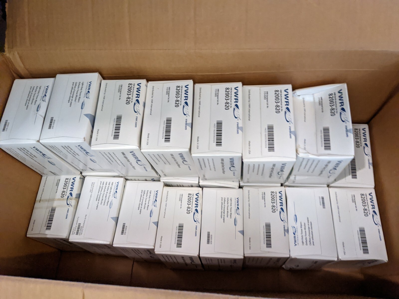 VWR 82003-820 Light-Duty Tissue Wipes / (1) Box with QTY 280 Wipes