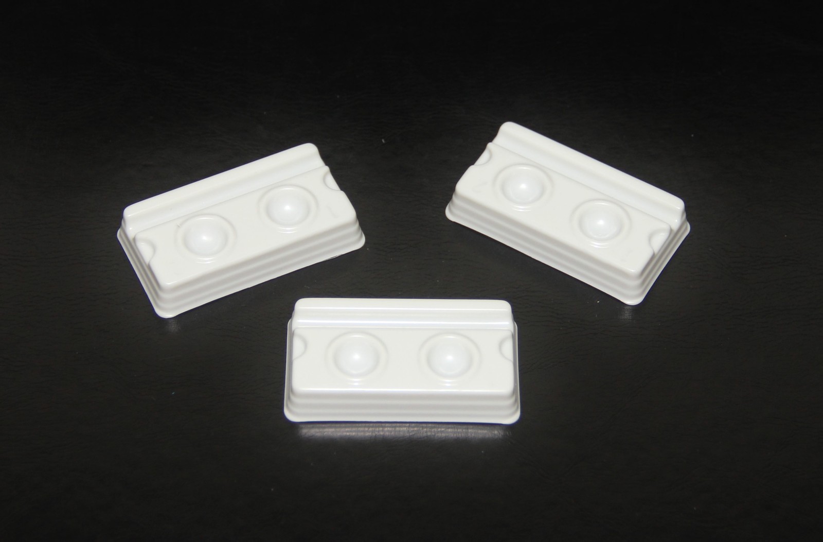 1600 X Dental Dentist Disposable Mixing Wells 2 hole 200/Box Bonding Composites