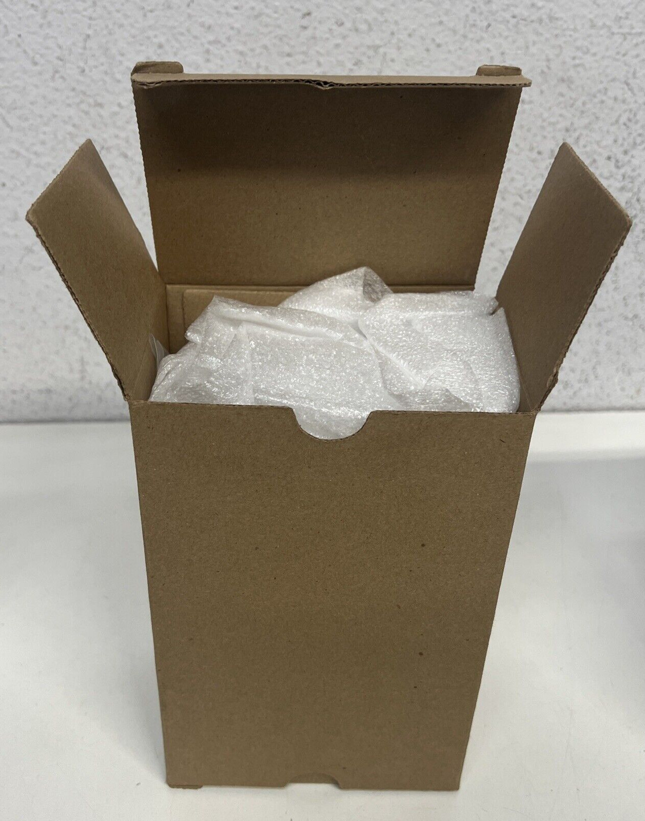 1 BOX OF 10 CORNING 3572 384 WELL FLAT BOTTOM ASSAY PLATES *NEW*