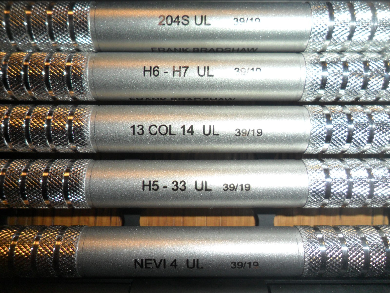A.TItan DENTAL SCALERS NEVI 4 UL, H5 33 UL, 13 COL 14 UL, H6 H7 UL, 204S UL