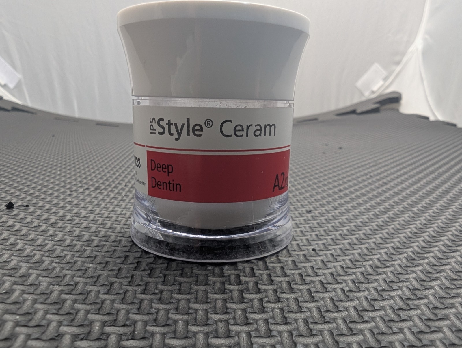 IPS Style Ceram Deep Dentin A2/I2 – Used