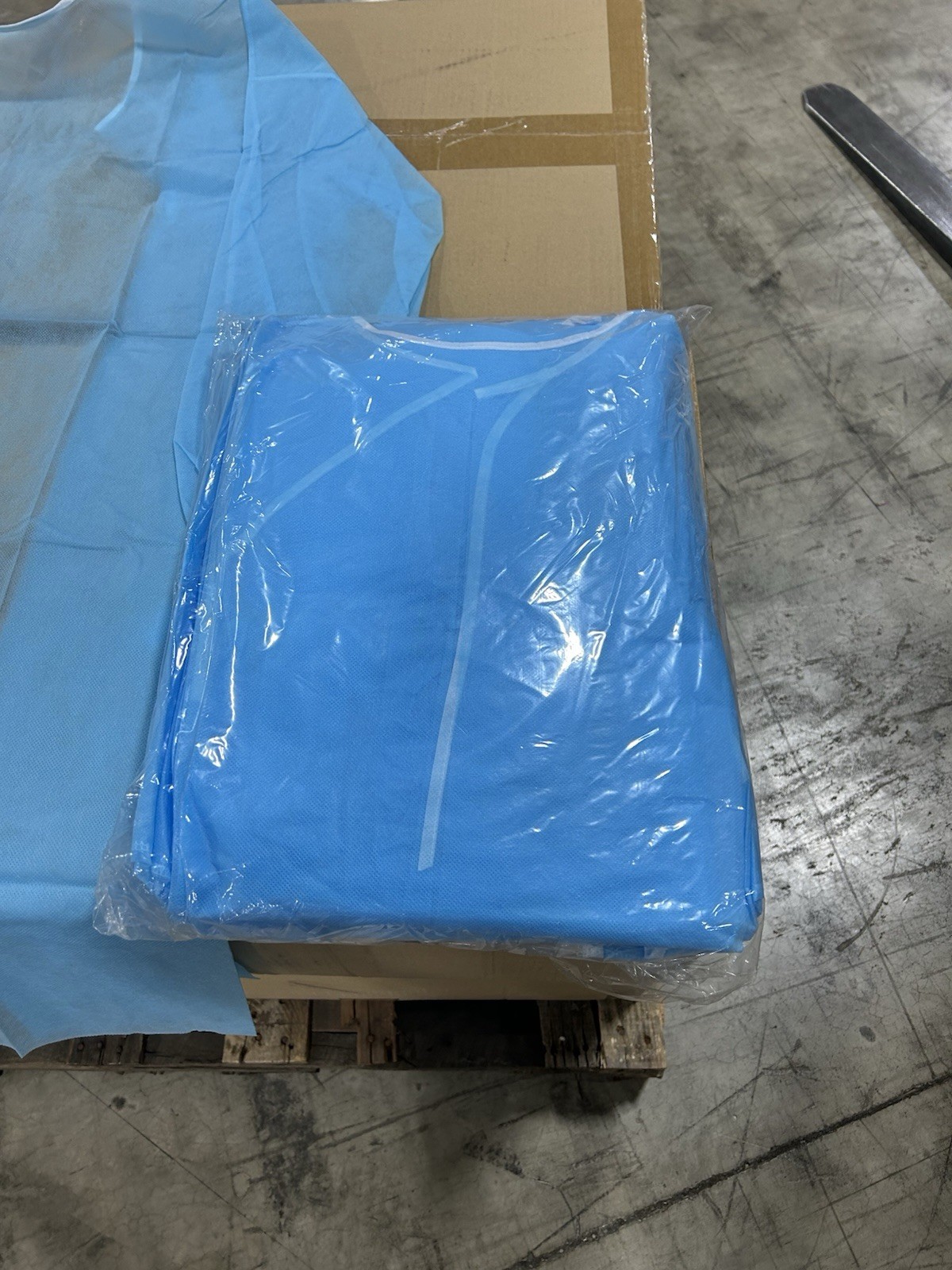 Blue Large woven Surgical Gown With Sleeves And Ties. 10 Packs