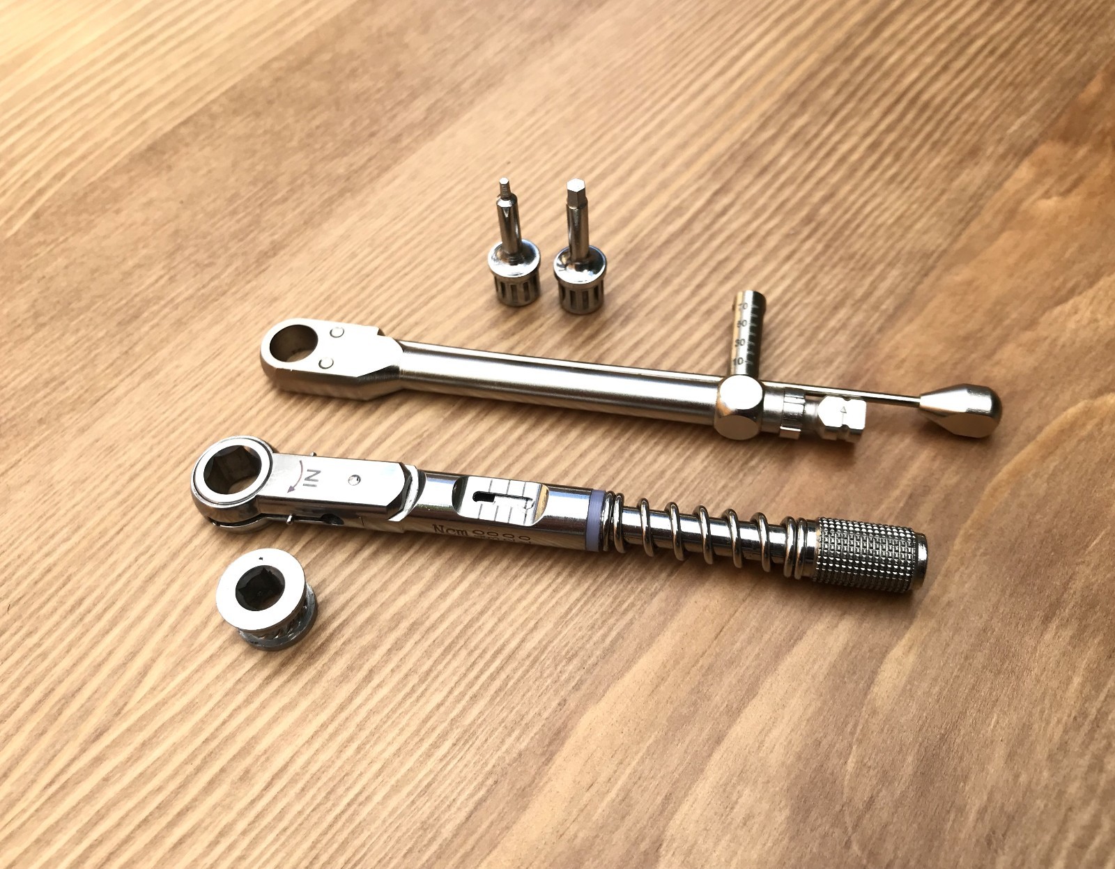 2 x Dental Implant Universal Torque Wrench Ratchet 10-70 & 10-40 NCM & Driver CE