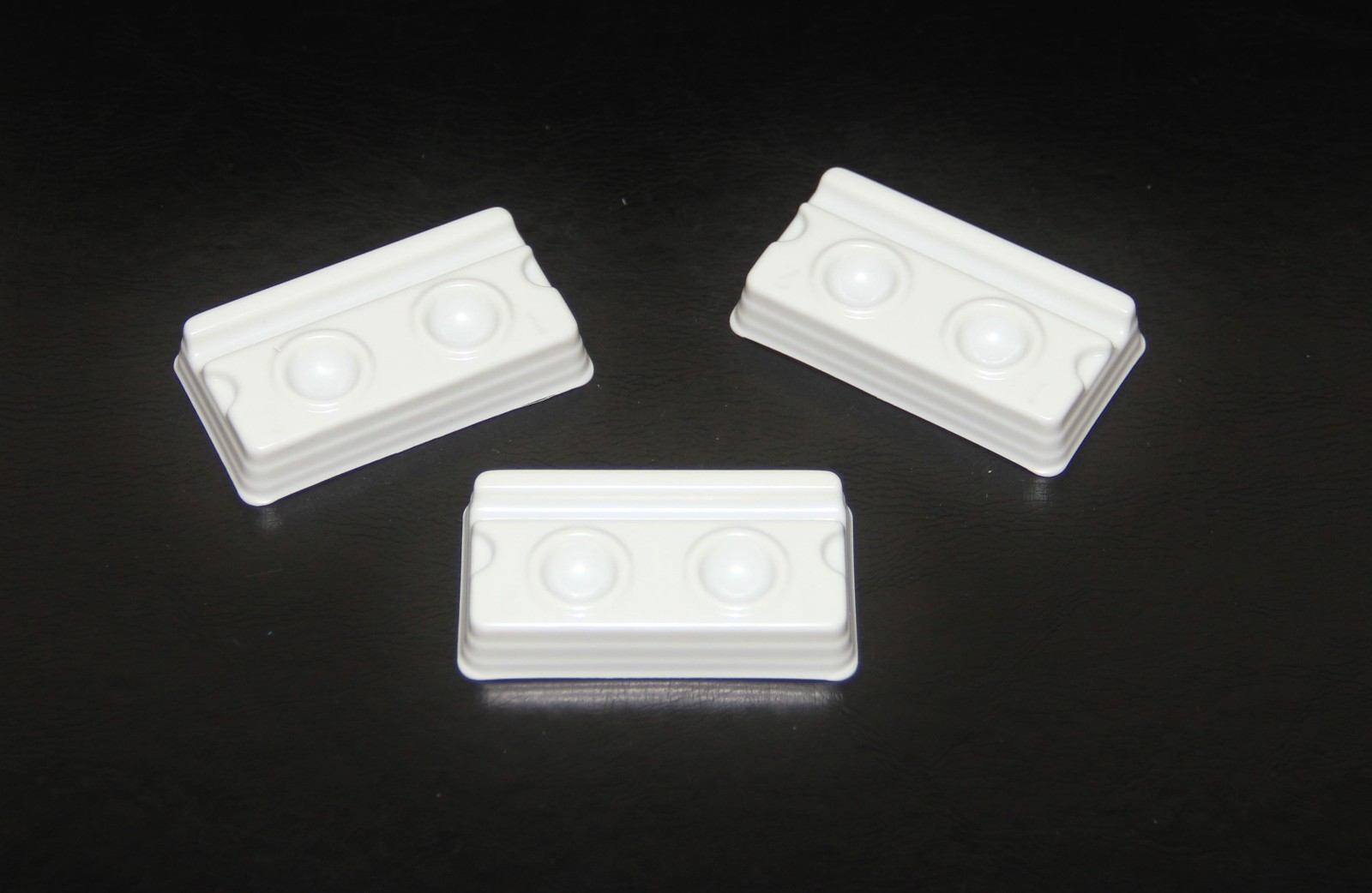 1600 X Dental Dentist Disposable Mixing Wells 2 hole 200/Box Bonding Composites