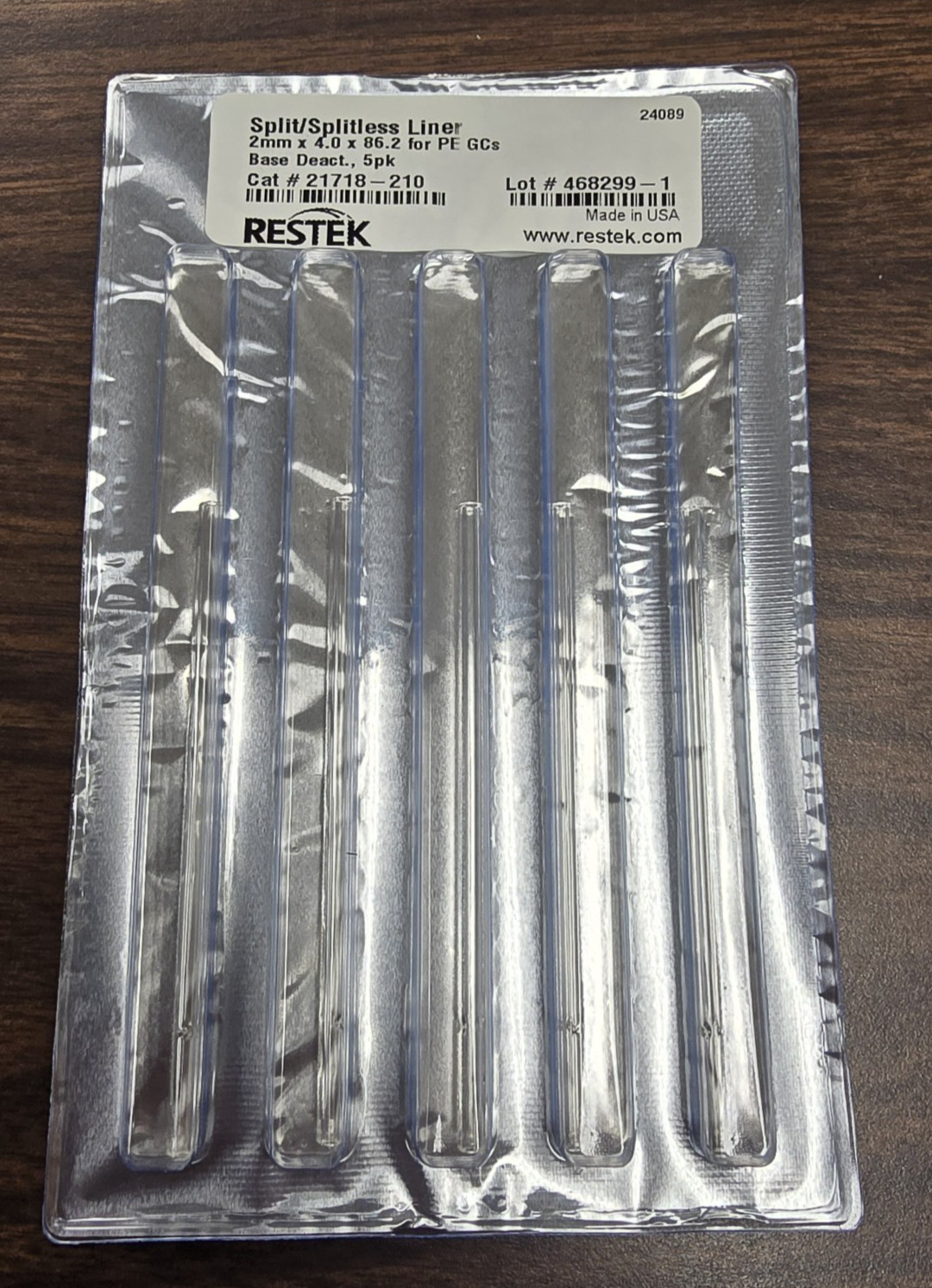 Restek Straight Inlet Liner, 2.0 mm x 4.0 x 86.2, Base Deactivation, 5-pk
