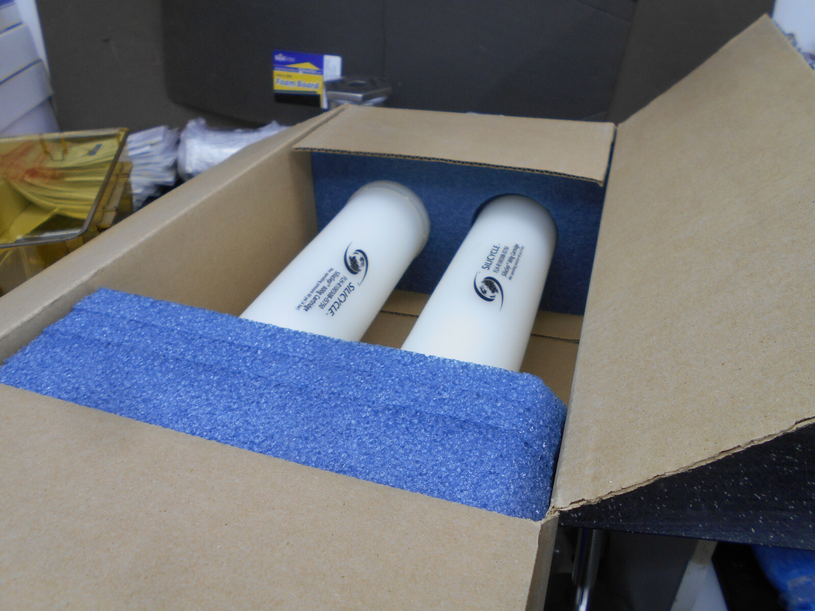 CASE OF 2 SILICYCLE FLH-R10030B-IS750 SILICA GEL 800G CARTRIDGES