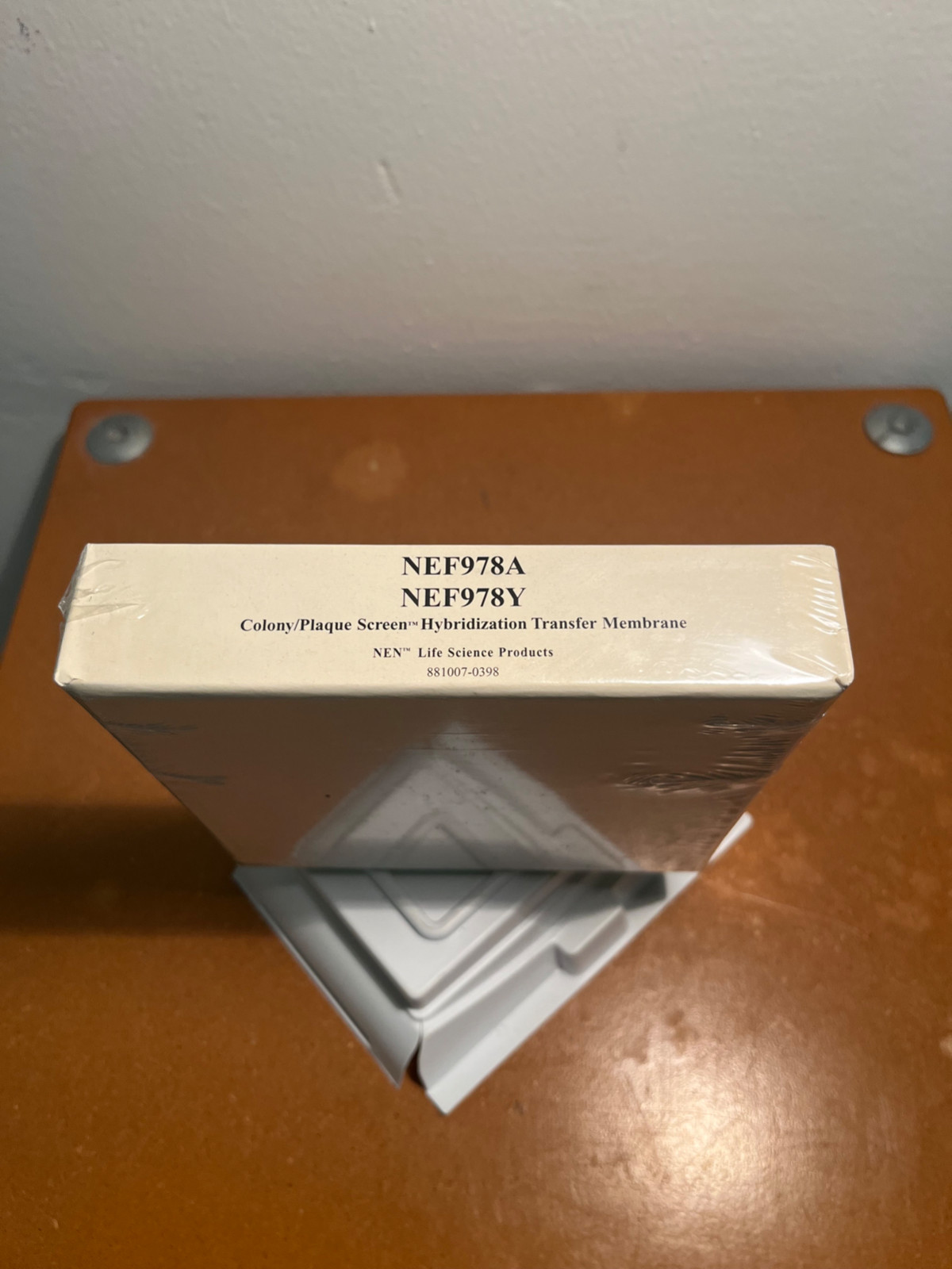 NEN Life Scence Products Colony/Plaque Screen Hybridization Transfer Membrane