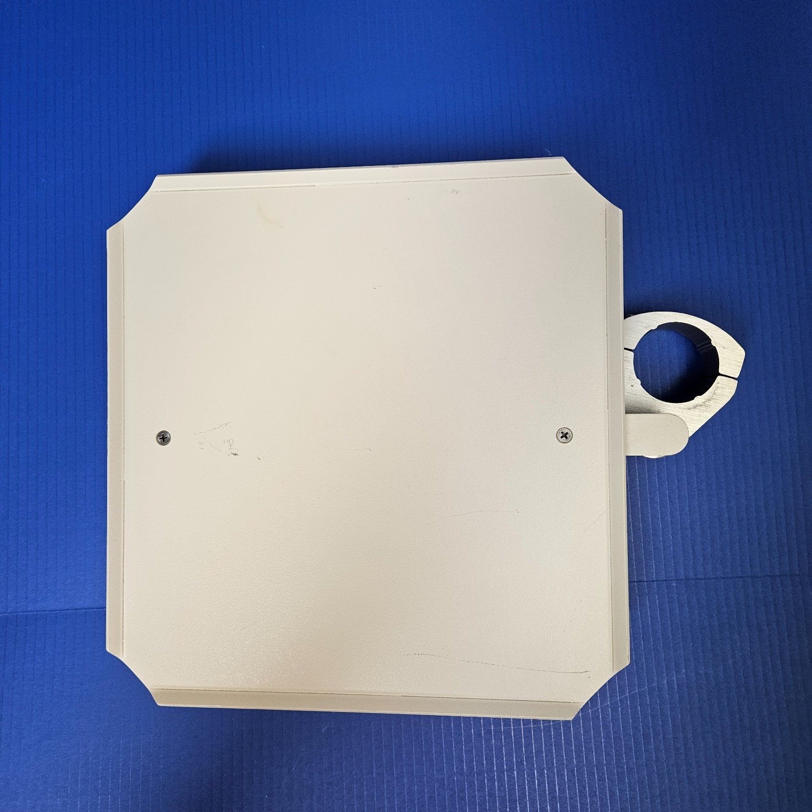ARM TRAY WITH METAL POST MOUNT CLAMP