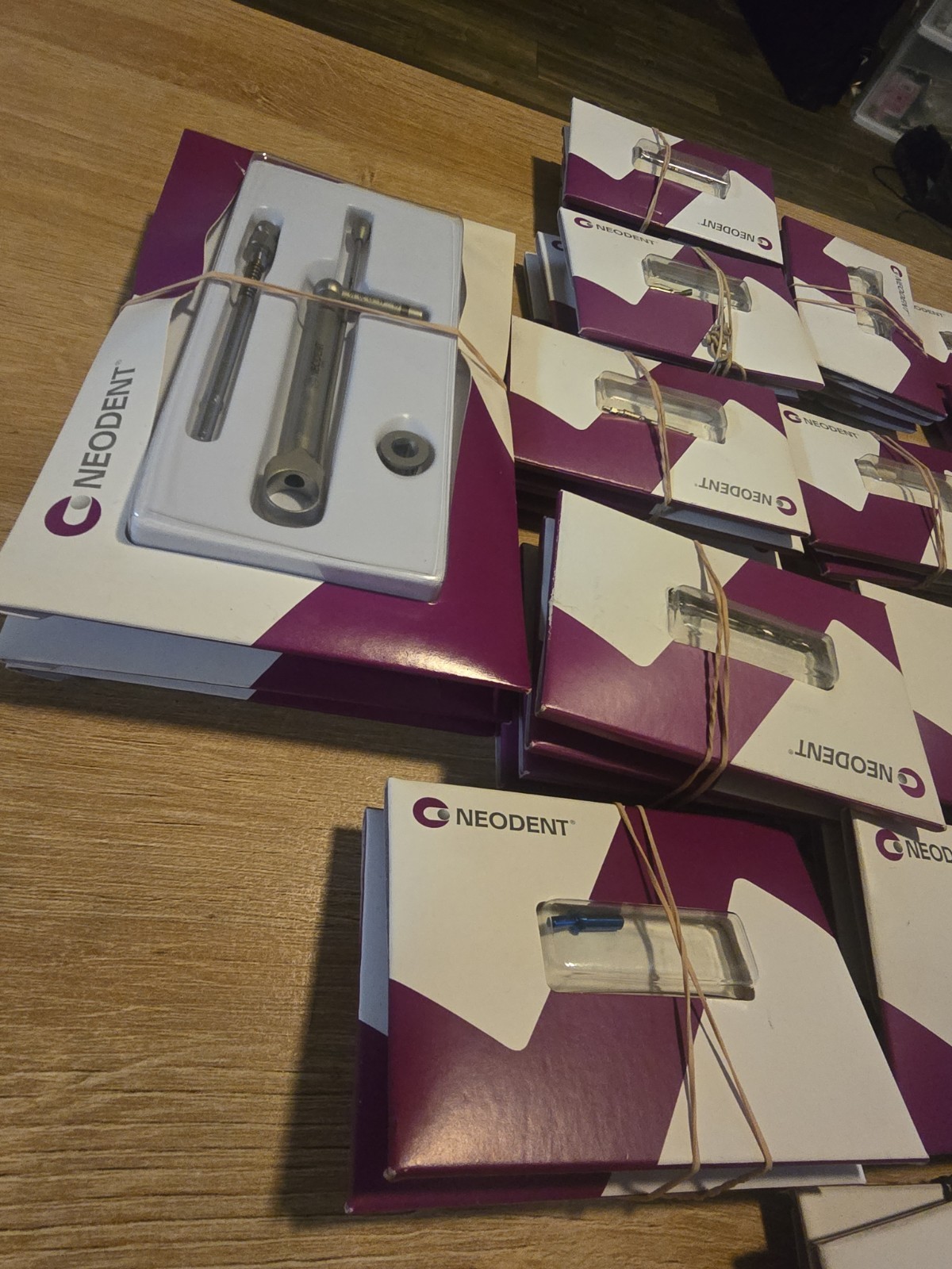NEODENT 46 PIECE LOT CASES TORQUE WRENCHES BITS