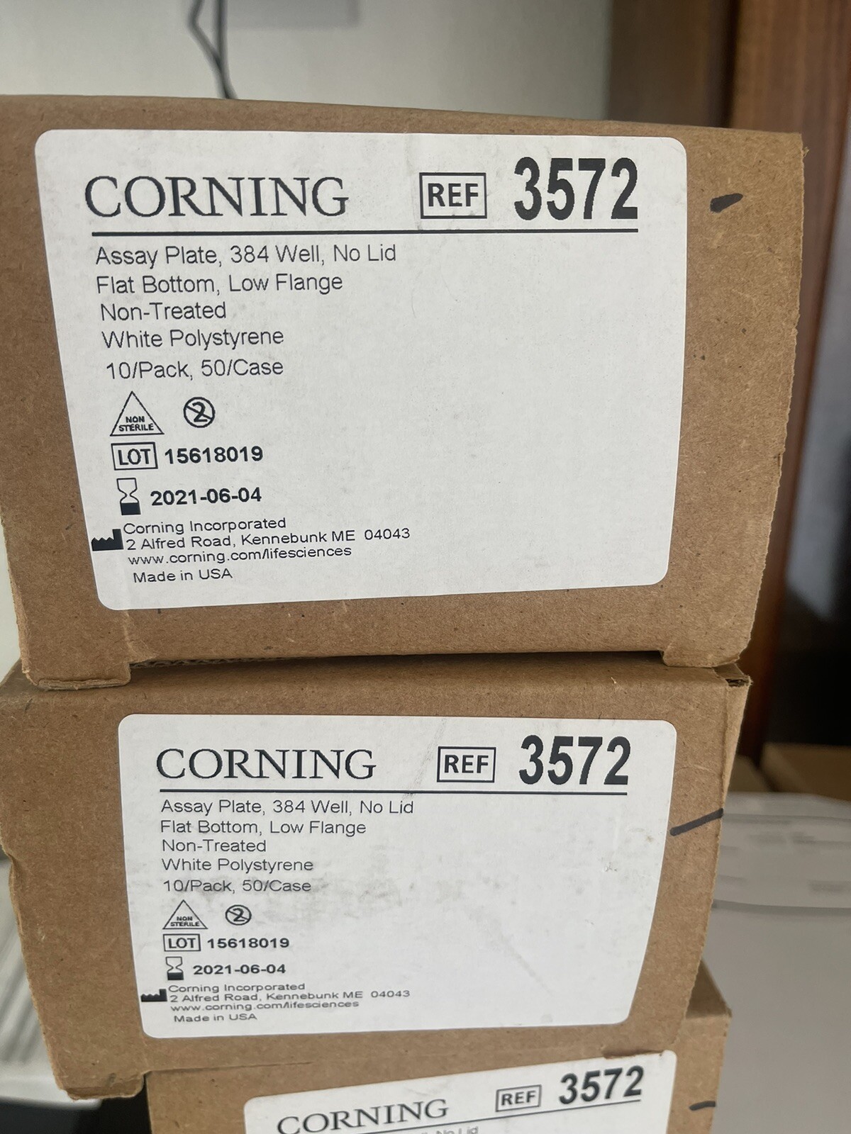 8 BOXES OF PHOT10 SHOWN  BEST DEAL CORNING  3572 384 WELL