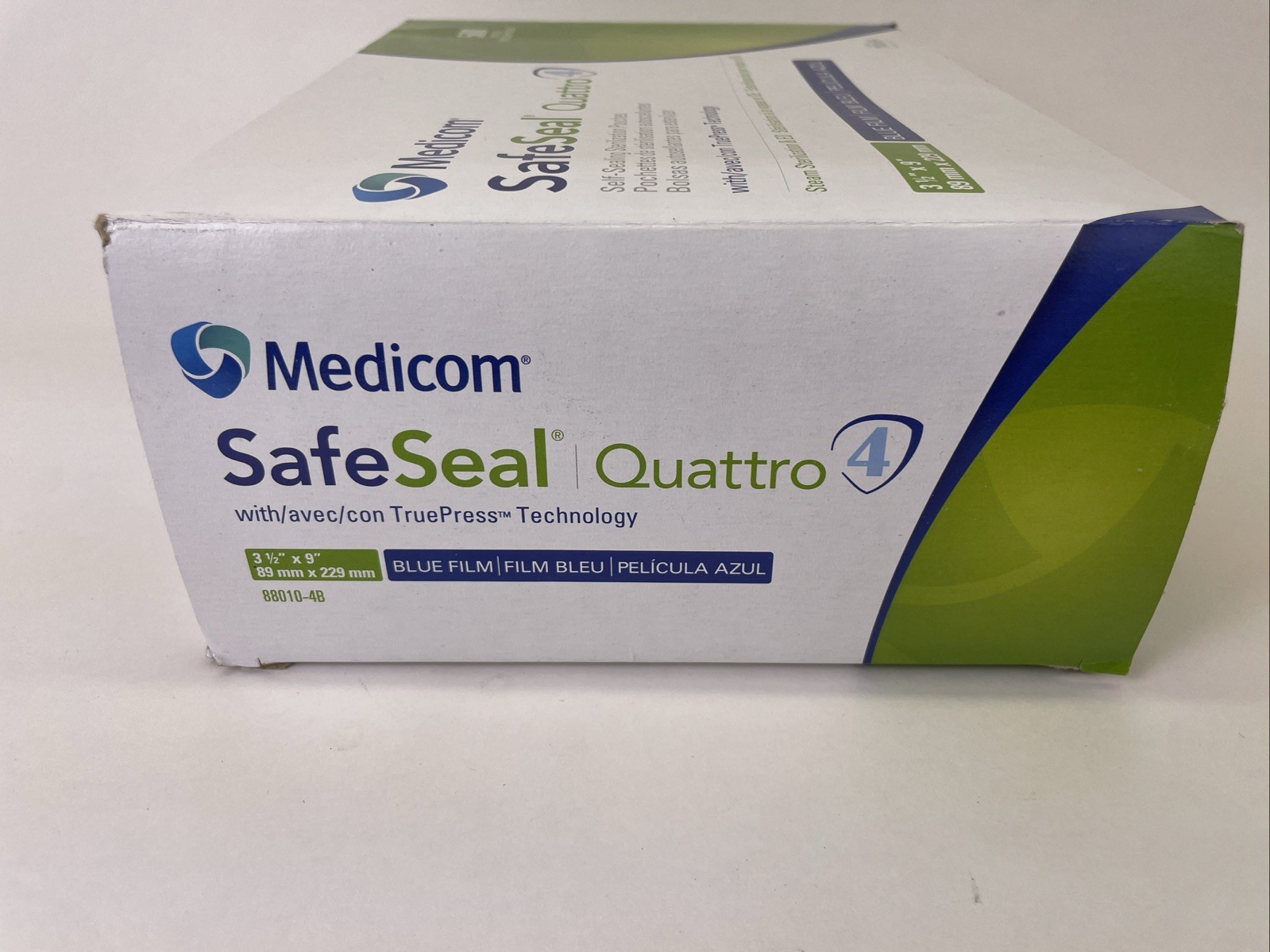 Medicom Safe-Seal Quattro 4 Sterilization Pouches 3.5″ x 9″ (500/CS) 88040-4