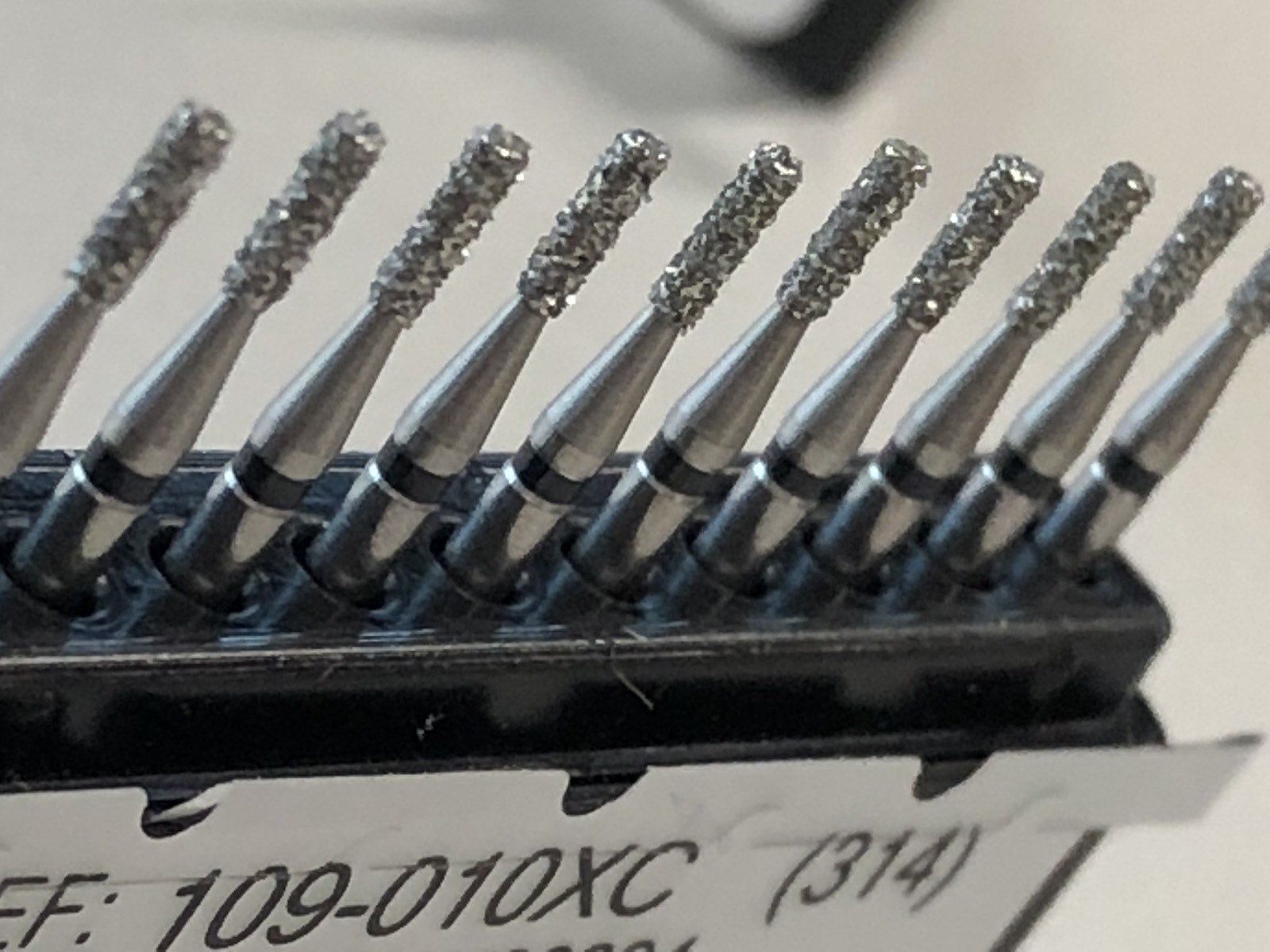 557 Diamond Burs 30 X (835)109-010XC 1.0 mmDiameter 835 #109-010xc ExtraCourse