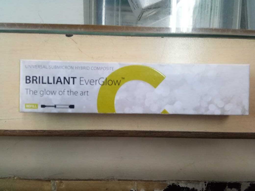 Coltene Whaledent Brilliant EverGlow Universal Composite Optimal Thixotropy