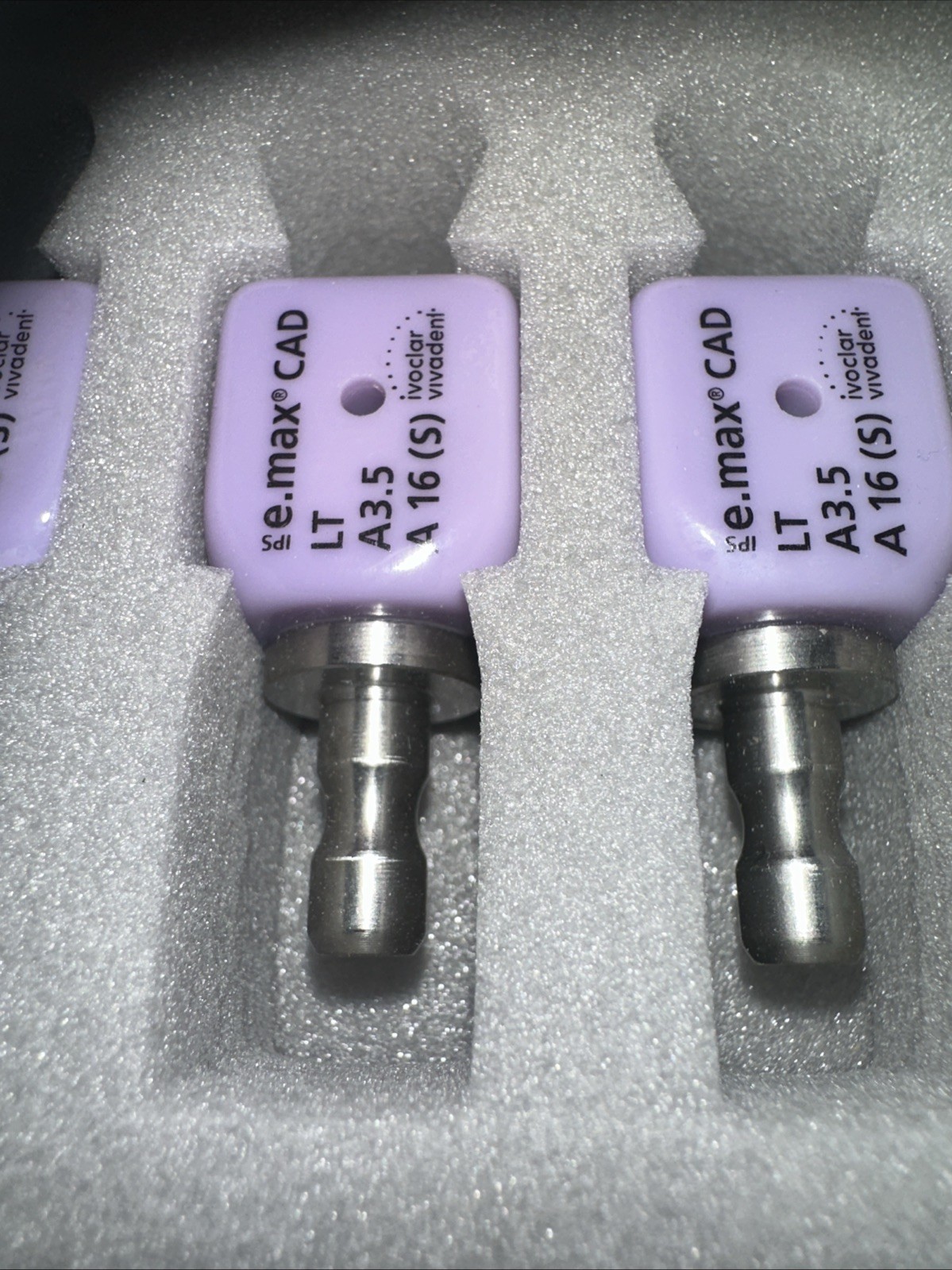 Cerec IPS Emax Cad Implant Blocks LT A3.5 / A16 (S) / 1 Count