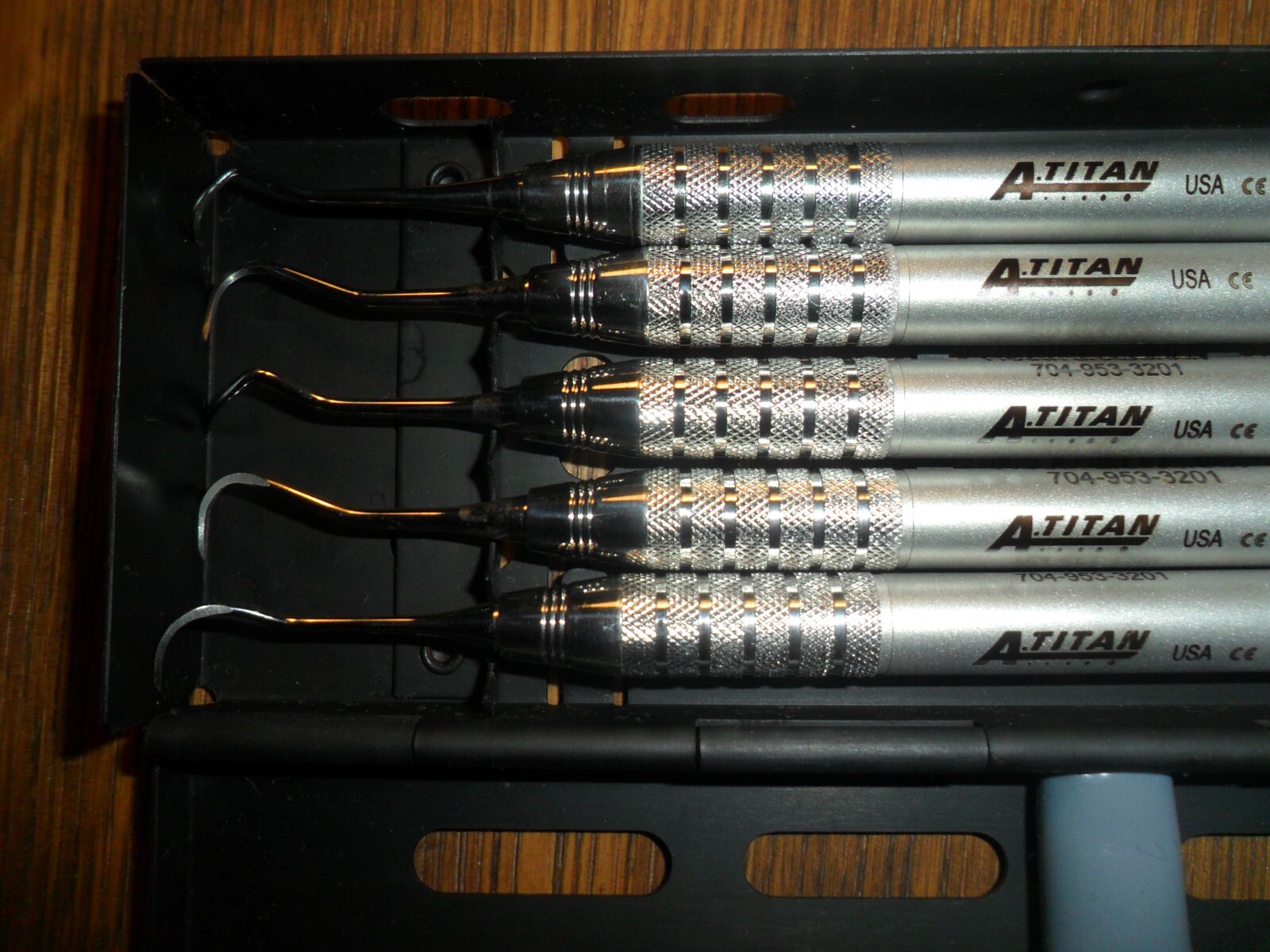 A.TItan DENTAL SCALERS NEVI 4 UL, H5 33 UL, 13 COL 14 UL, H6 H7 UL, 204S UL