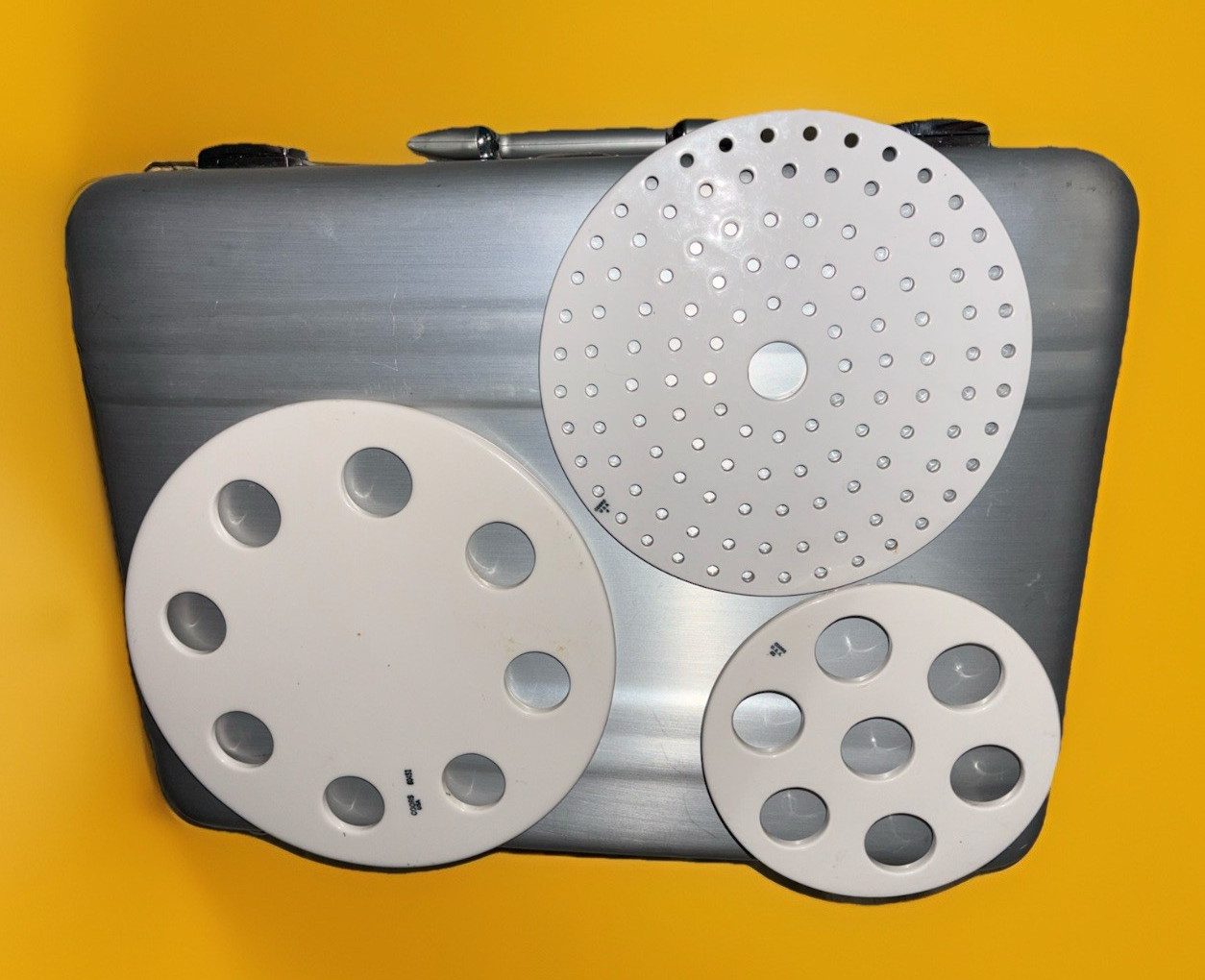 High Quality Glazed Porcelain Desiccator Discs 3pc set Biological Lab