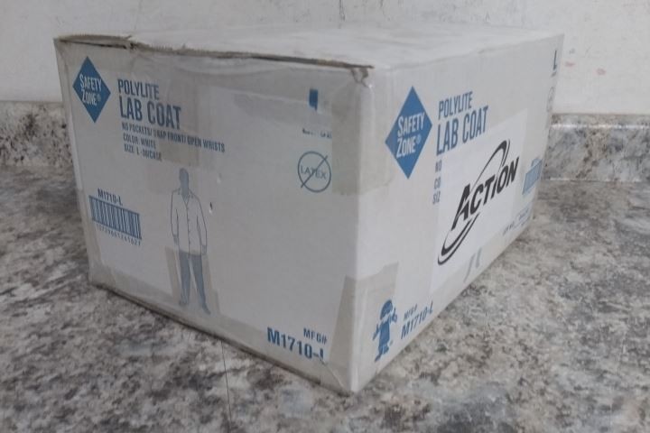 Action Chemical PP110-L 30 Pk Size L White Polypropylene Disposable Lab Coat