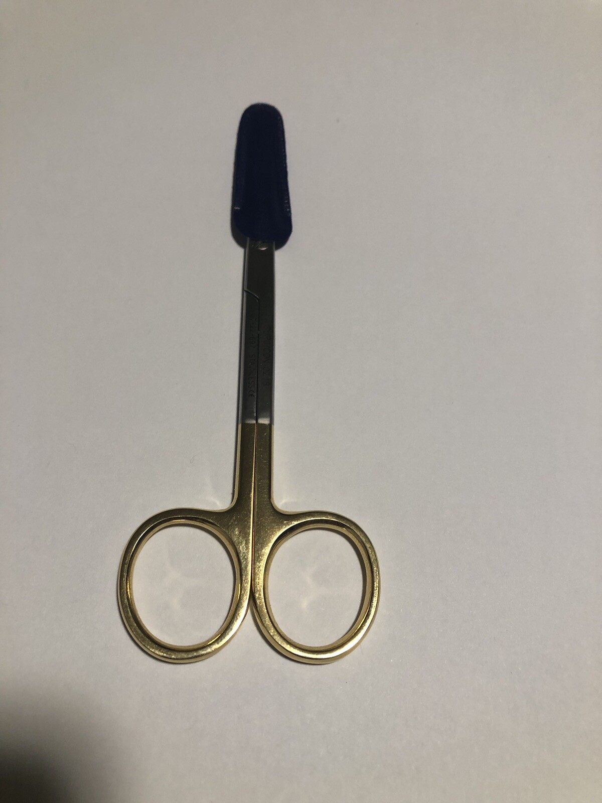 GOLDMAN-FOX GUM SCISSOR – LENGTH = 13 CM / 5″, STRAIGHT, TC GOLD
