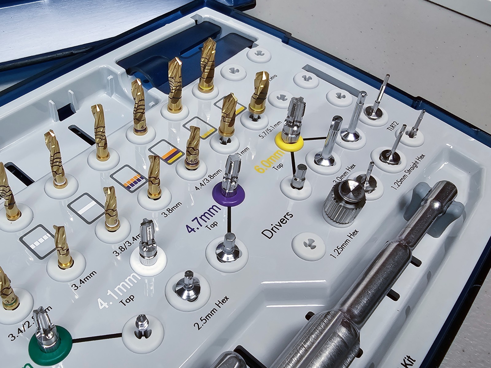 Zimmer Tapered Screw-Vent Kit, Excellent but May Not Complete, Sold as Pictured