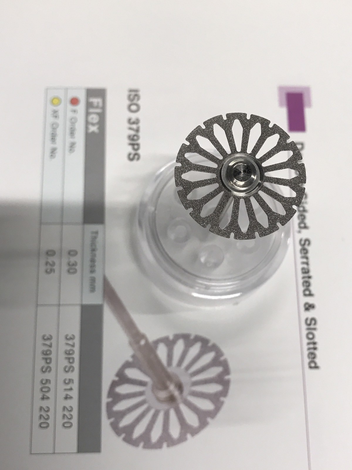 Dental Diamond Disc 1 Pc DoubleSided Shredded &Slotted 0.25mm R04-379PS504-220
