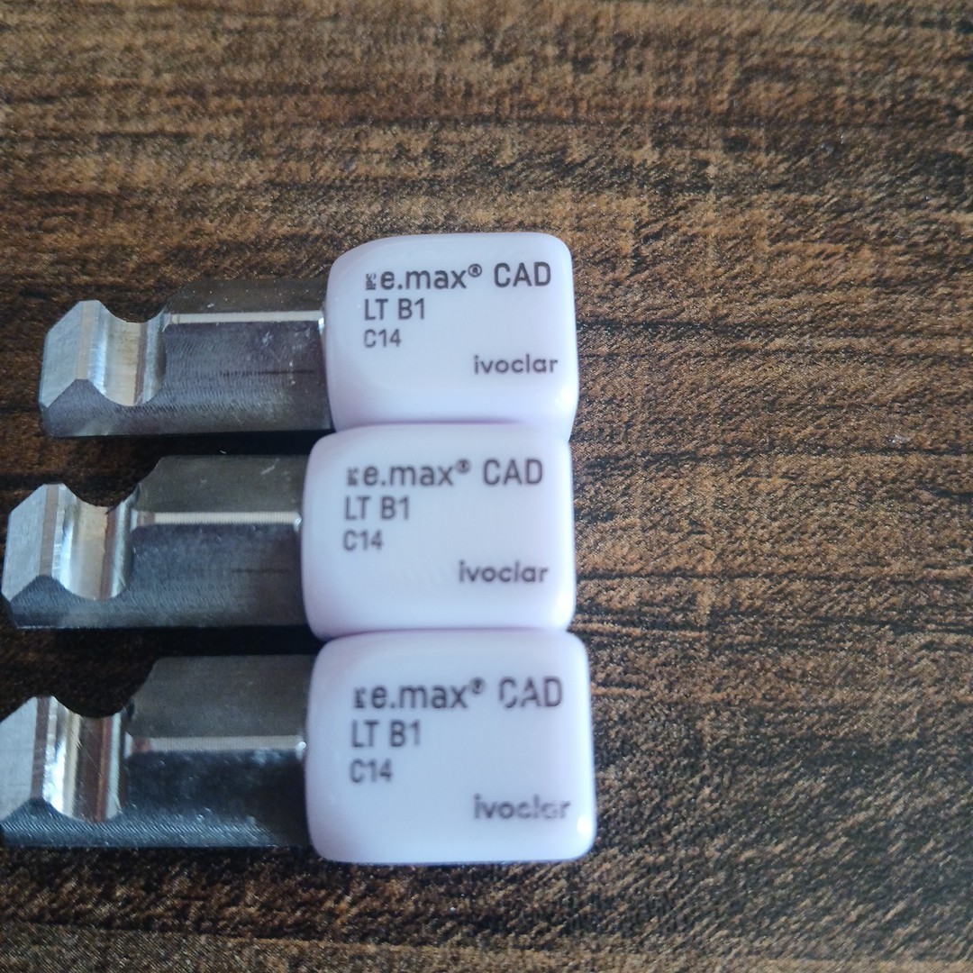 Ivoclar IPS e.max CAD LT B1 C14 PlanMill – 3 Blocks