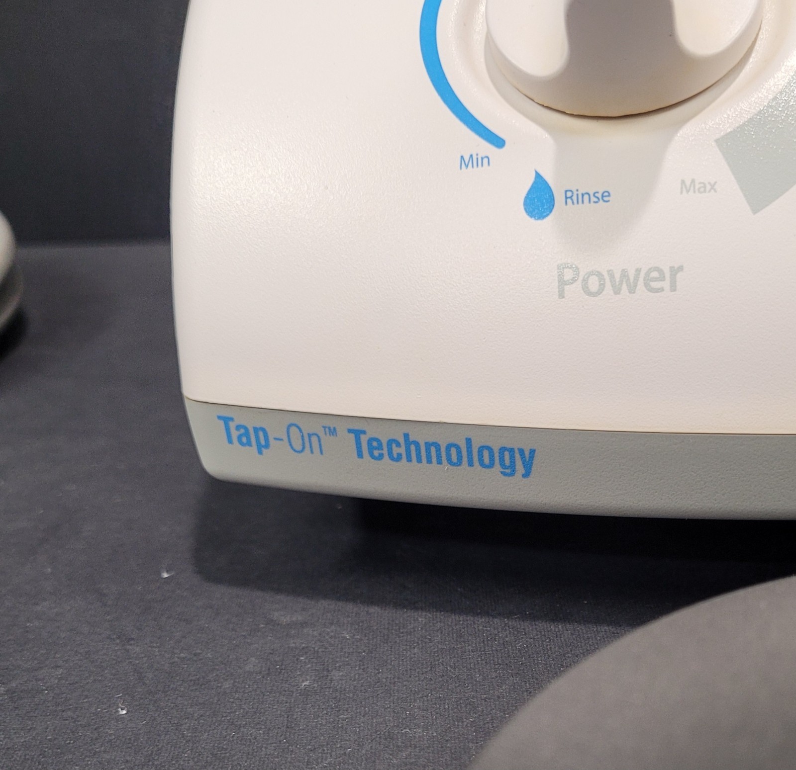 DENTSPLY CAVITRON PLUS GEN 136 Ultrasonic Scaler WITH WIRELESS TAP-ON TECHNOLOGY