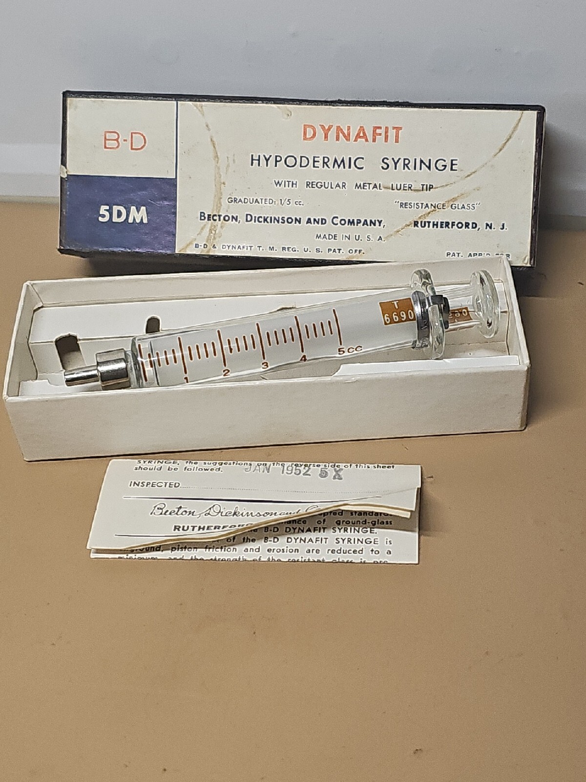 Vintage BD Dynafit Yale Glass 5cc Reusable Luer Lok Hypodermic Syringe