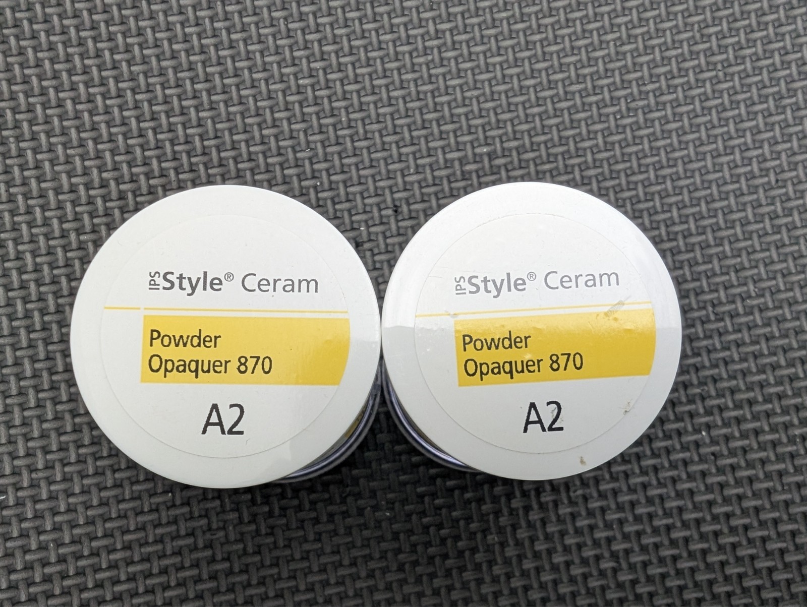 Ivoclar IPS Style Ceram Powder Opaquer 870 A2 – used